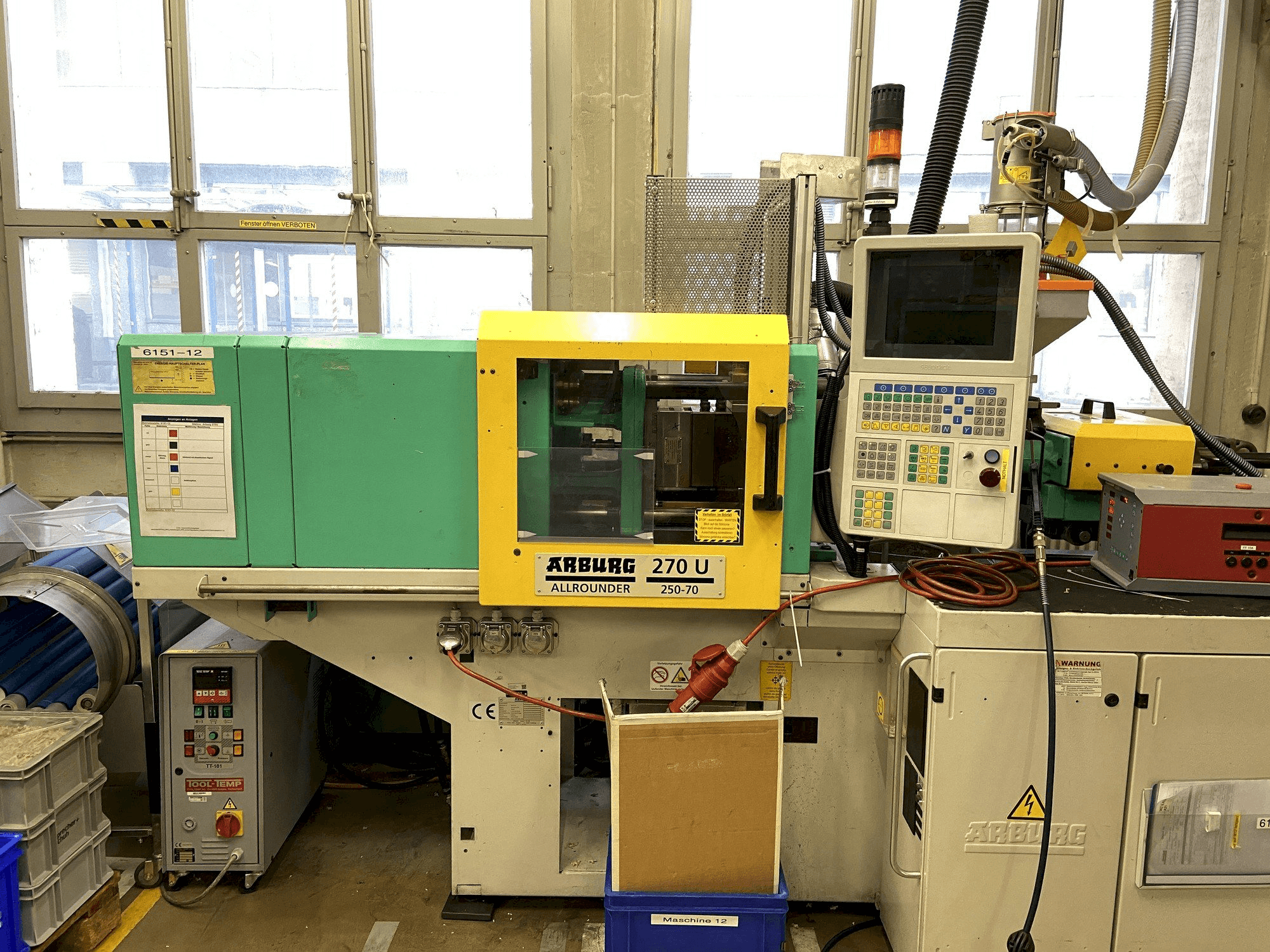 Arburg 270 U 250-70-maskinen framifrån