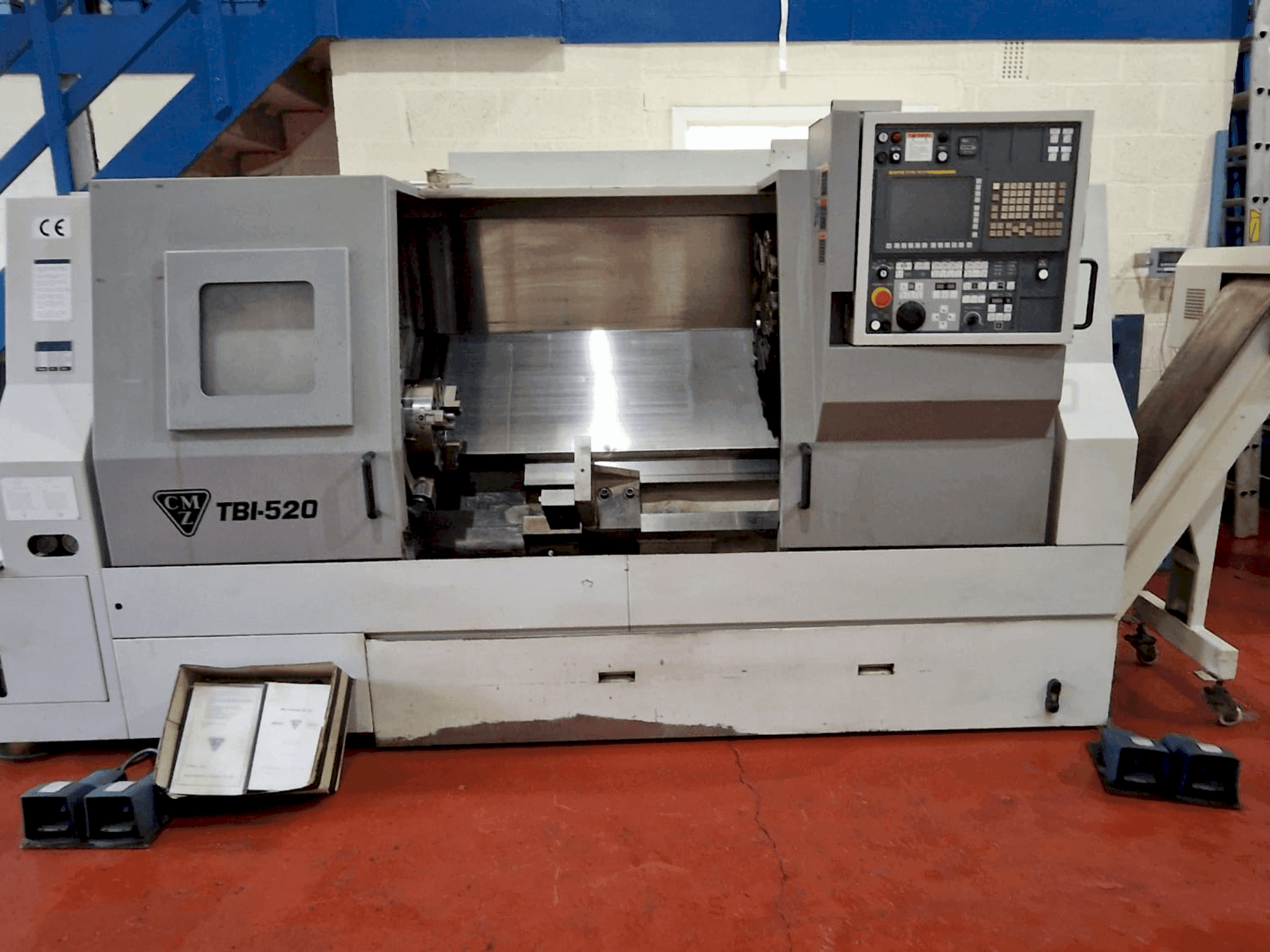 CMZ TBI 520 CNC-maskinen framifrån