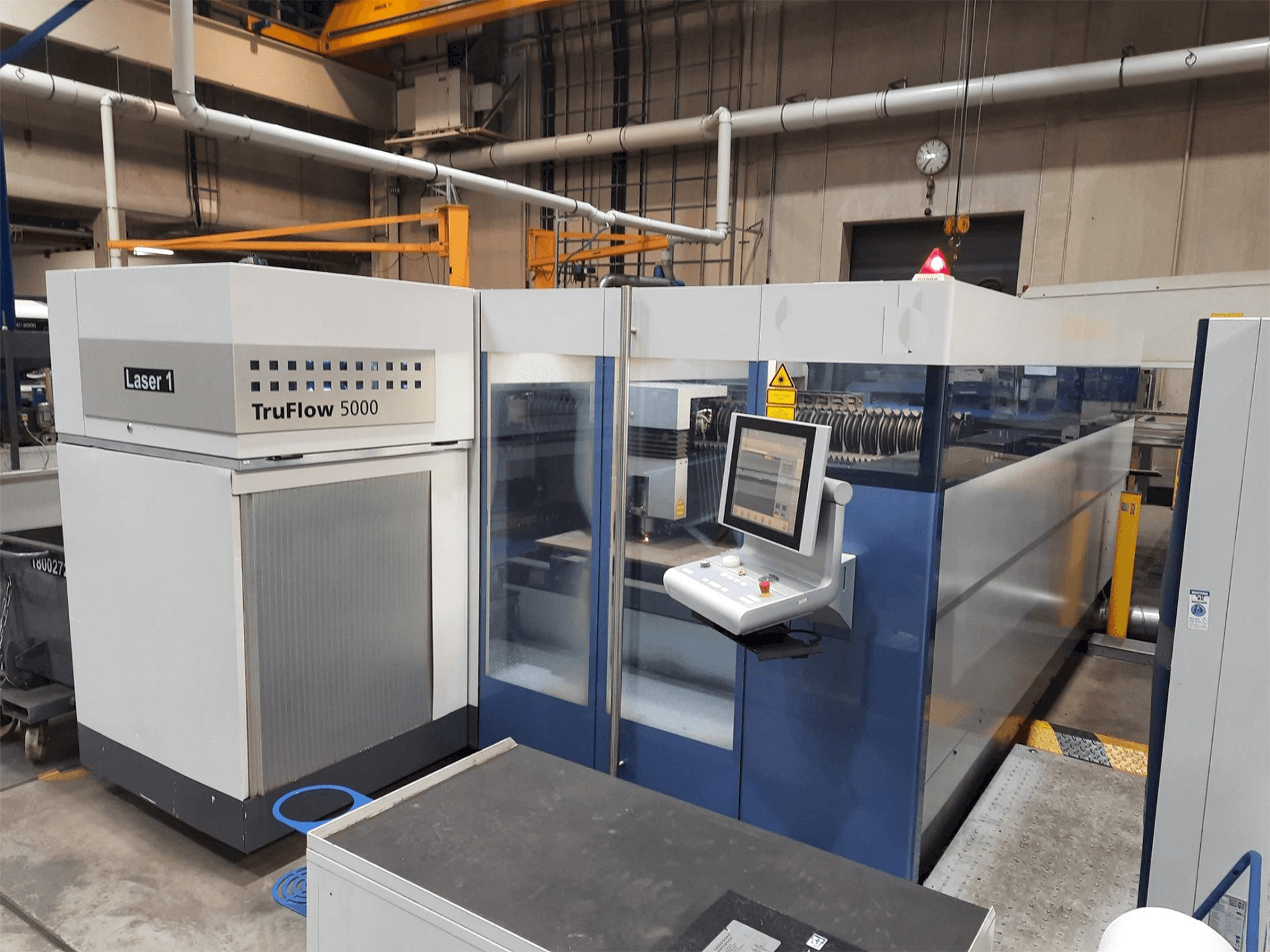 Trumpf L 3030 with Liftmaster-maskinen framifrån