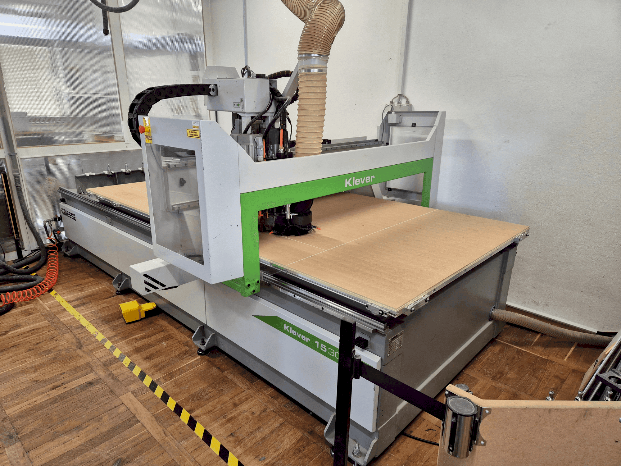 BIESSE Klever 1530 G FT-maskinen framifrån