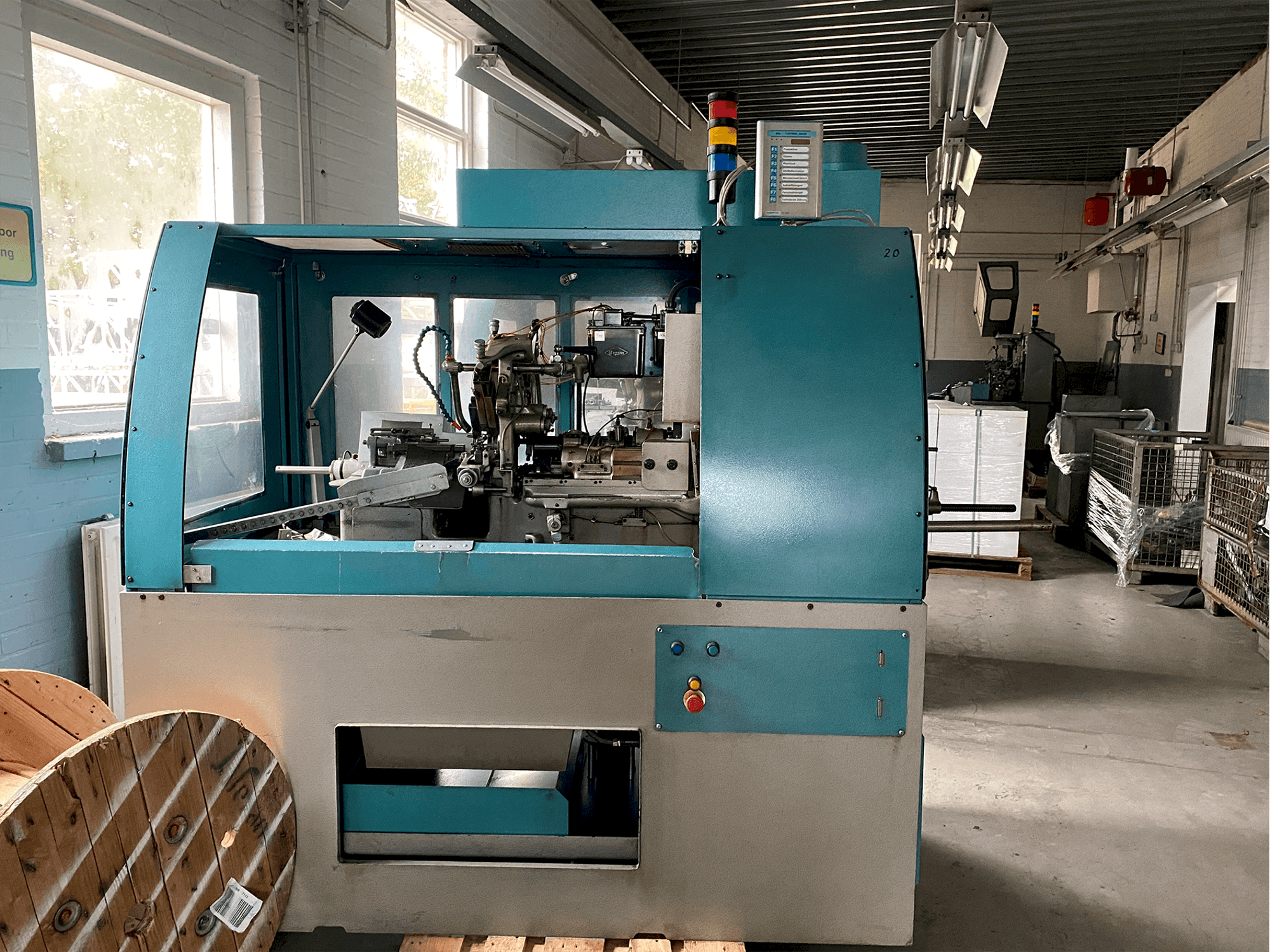 Tornos-Bechler NAT-125 vario-maskinen framifrån