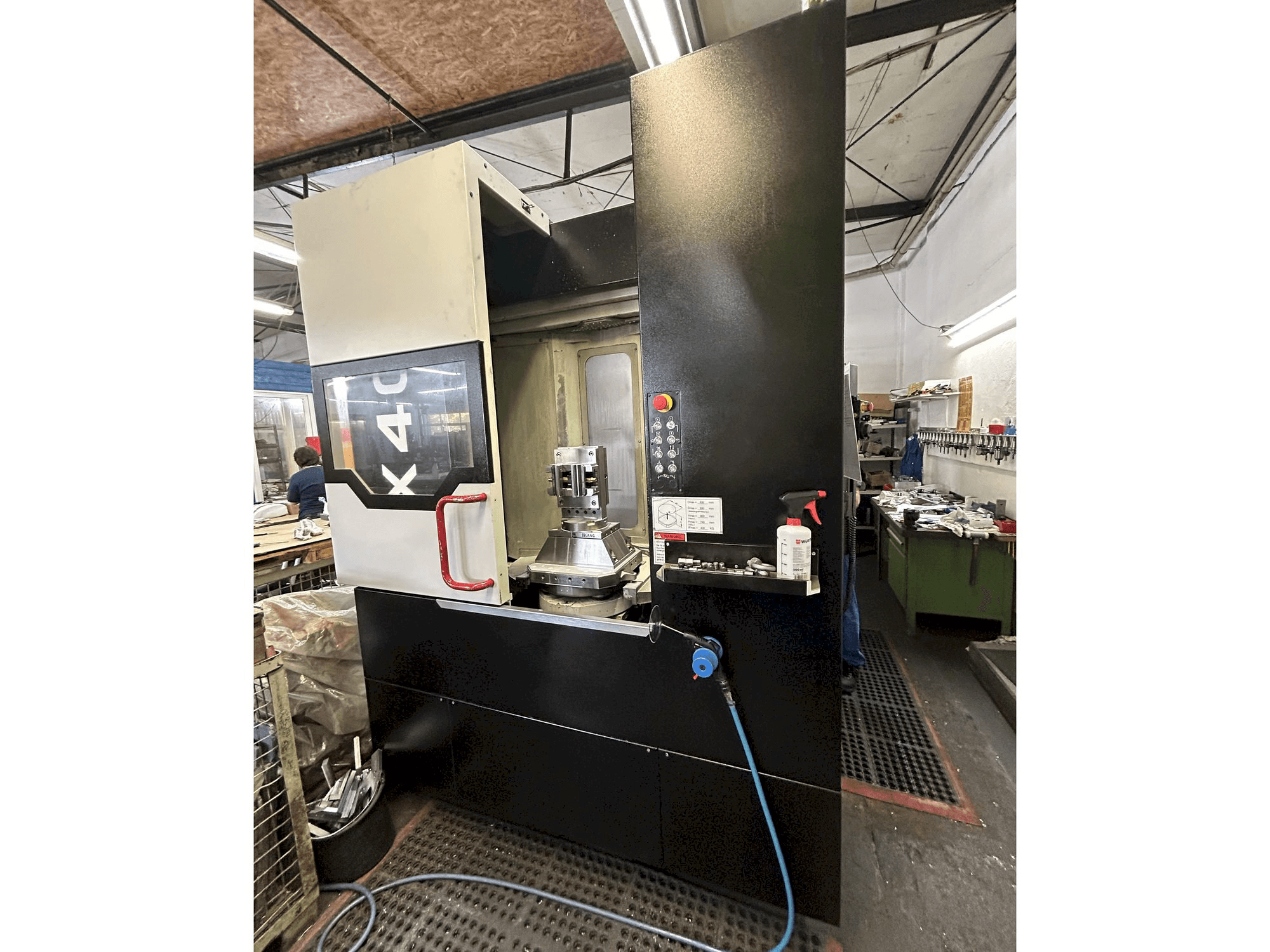 Quaser HX404-maskinen framifrån