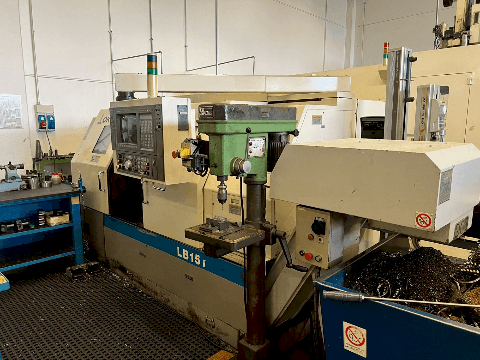 Okuma LB15-II-maskinen framifrån