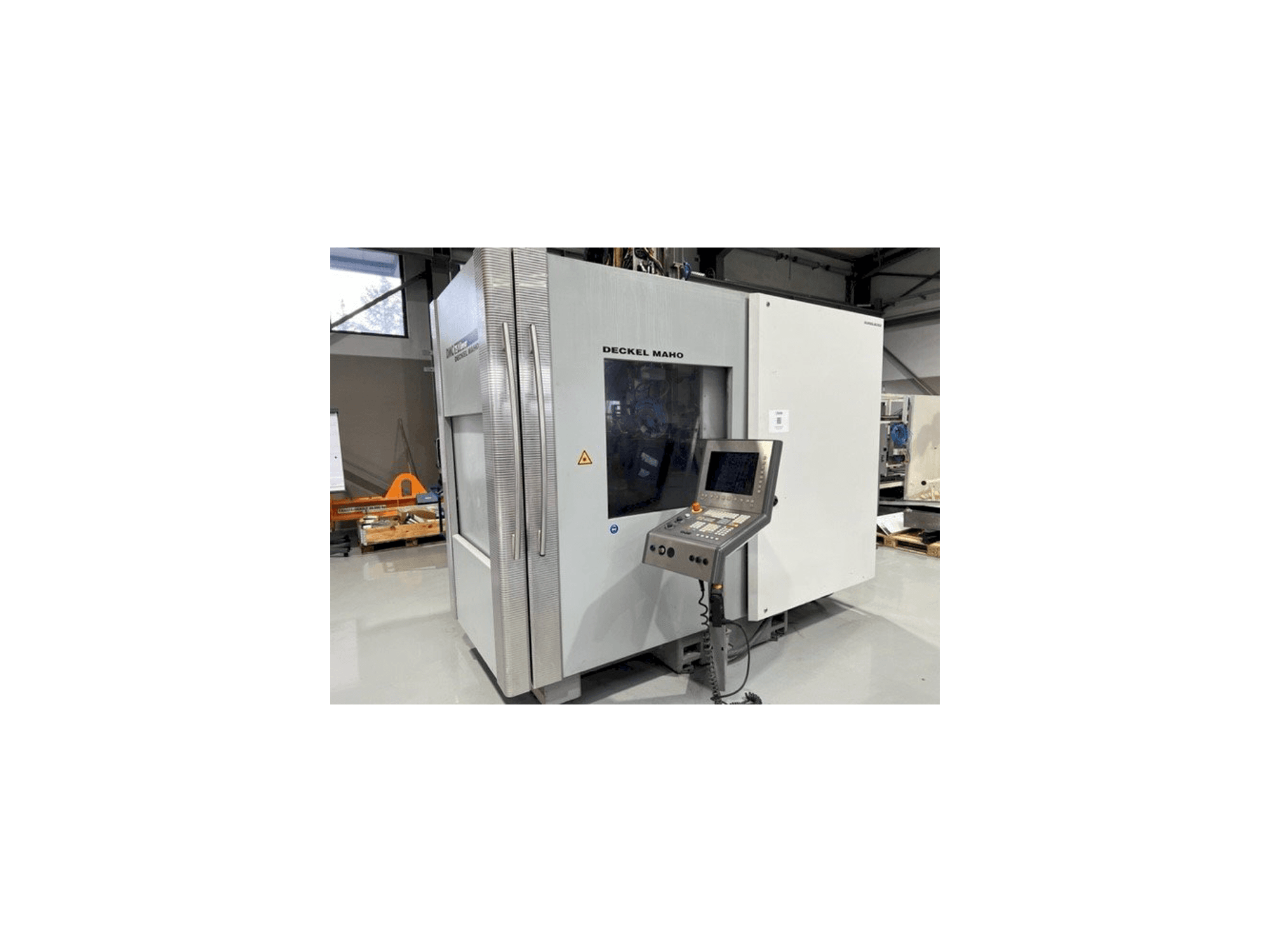 DECKEL MAHO DMC 75 V linear-maskinen framifrån