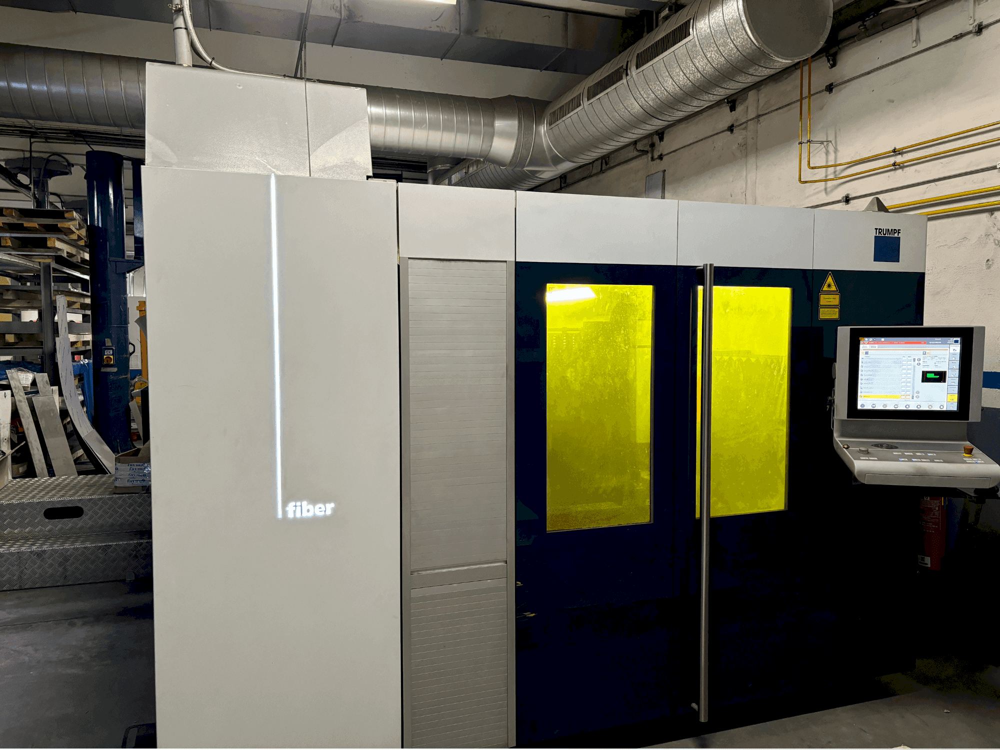 TRUMPF TRULASER 3030 FIBER-maskinen framifrån