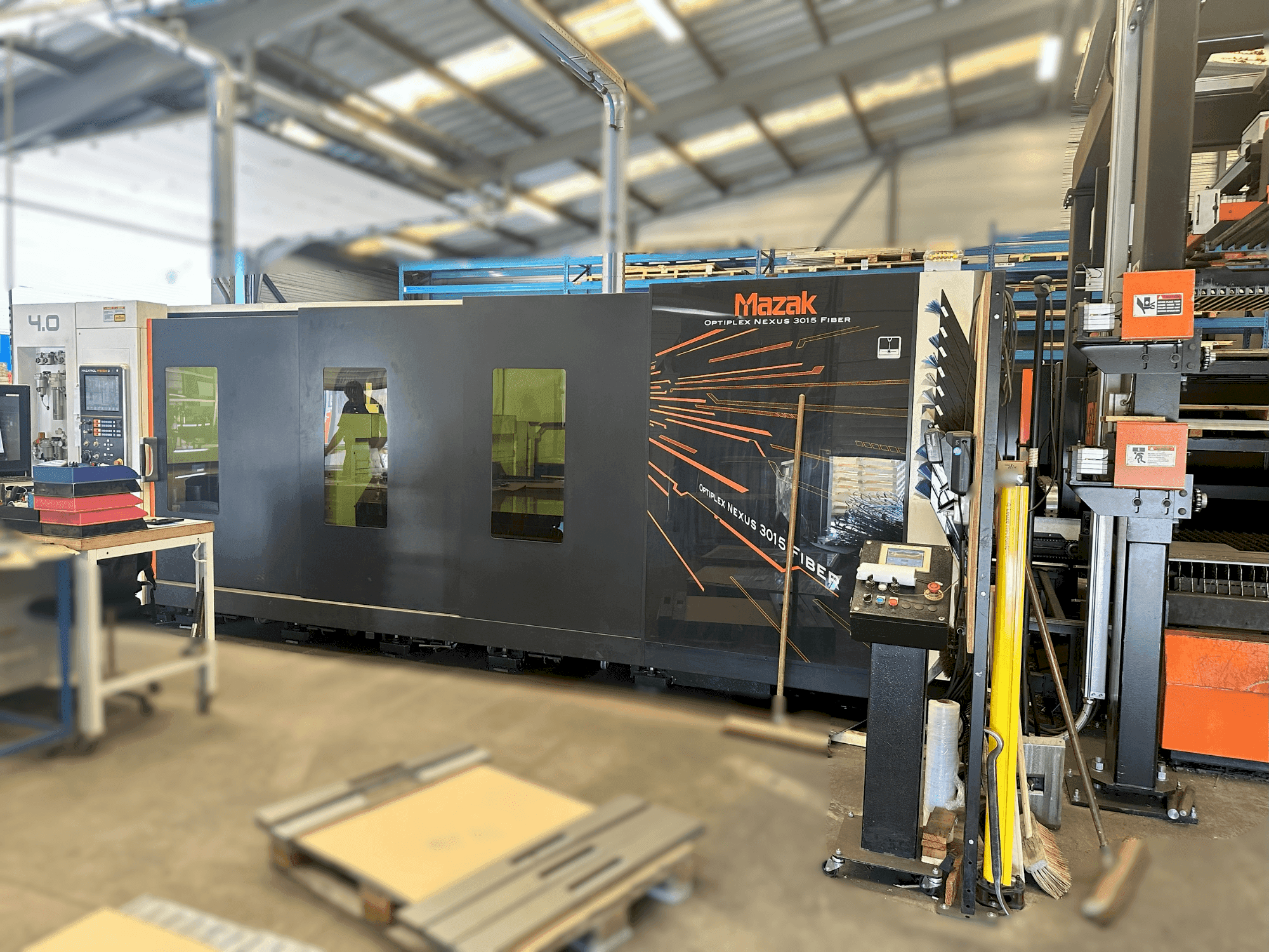 Mazak Optiplex Nexus 3015 4,0kW Fiber + Fasani CSS3015-maskinen framifrån