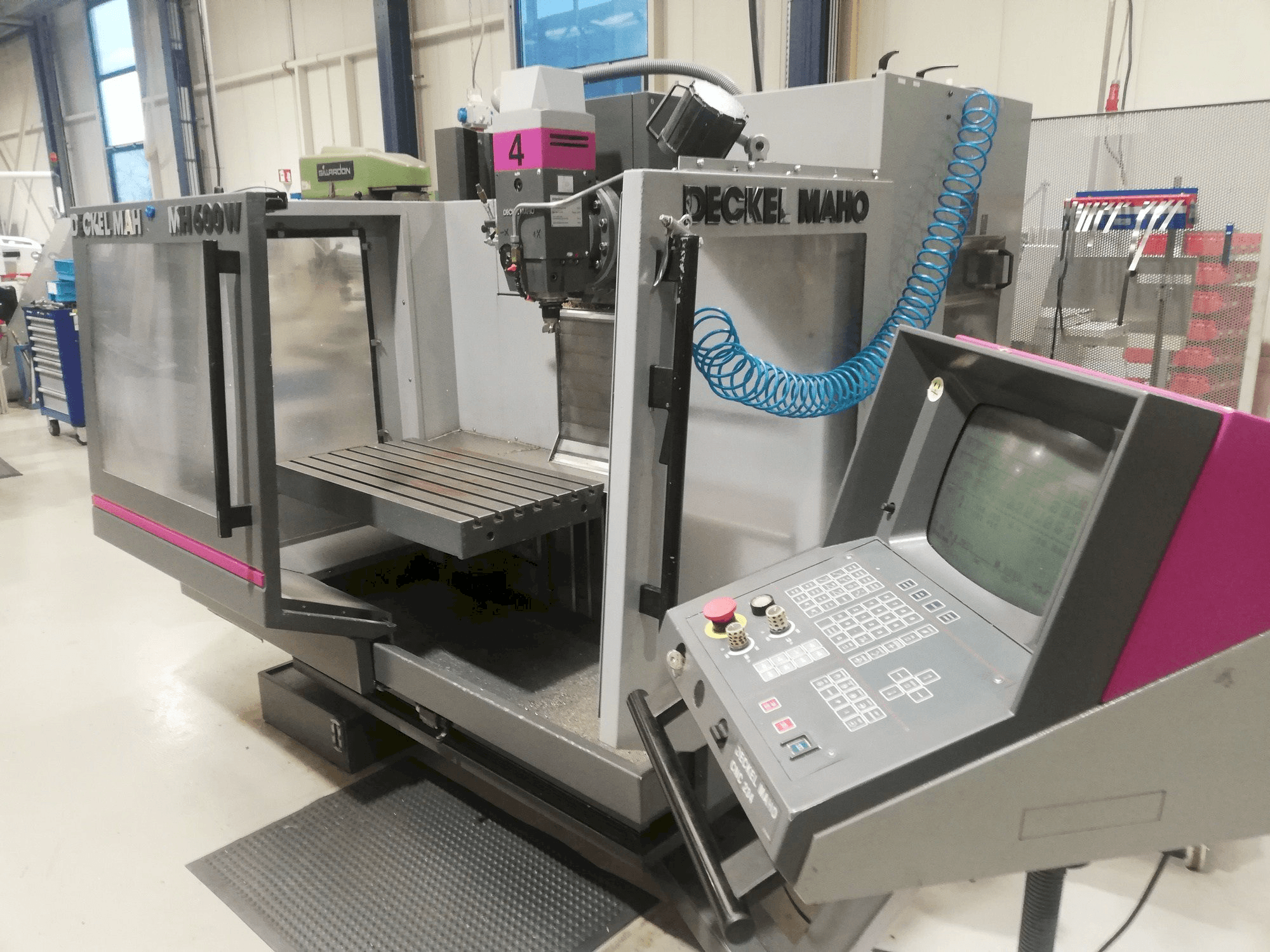 DECKEL MAHO MH 600W-maskinen framifrån