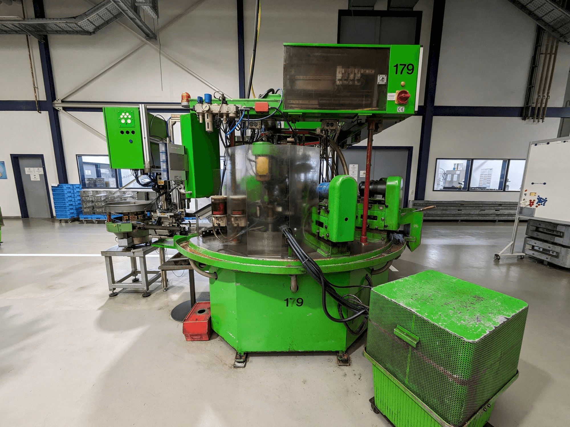 SIHN Ring piece-maskinen framifrån