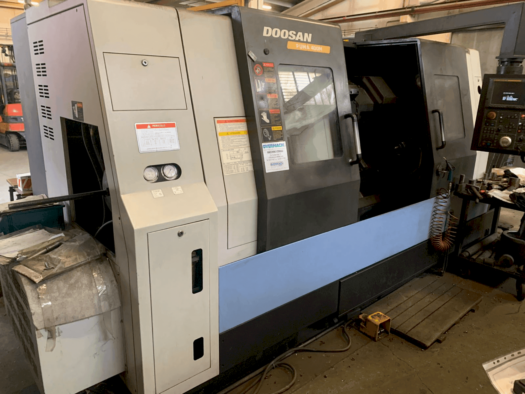 DOOSAN PUMA 400M-maskinen framifrån