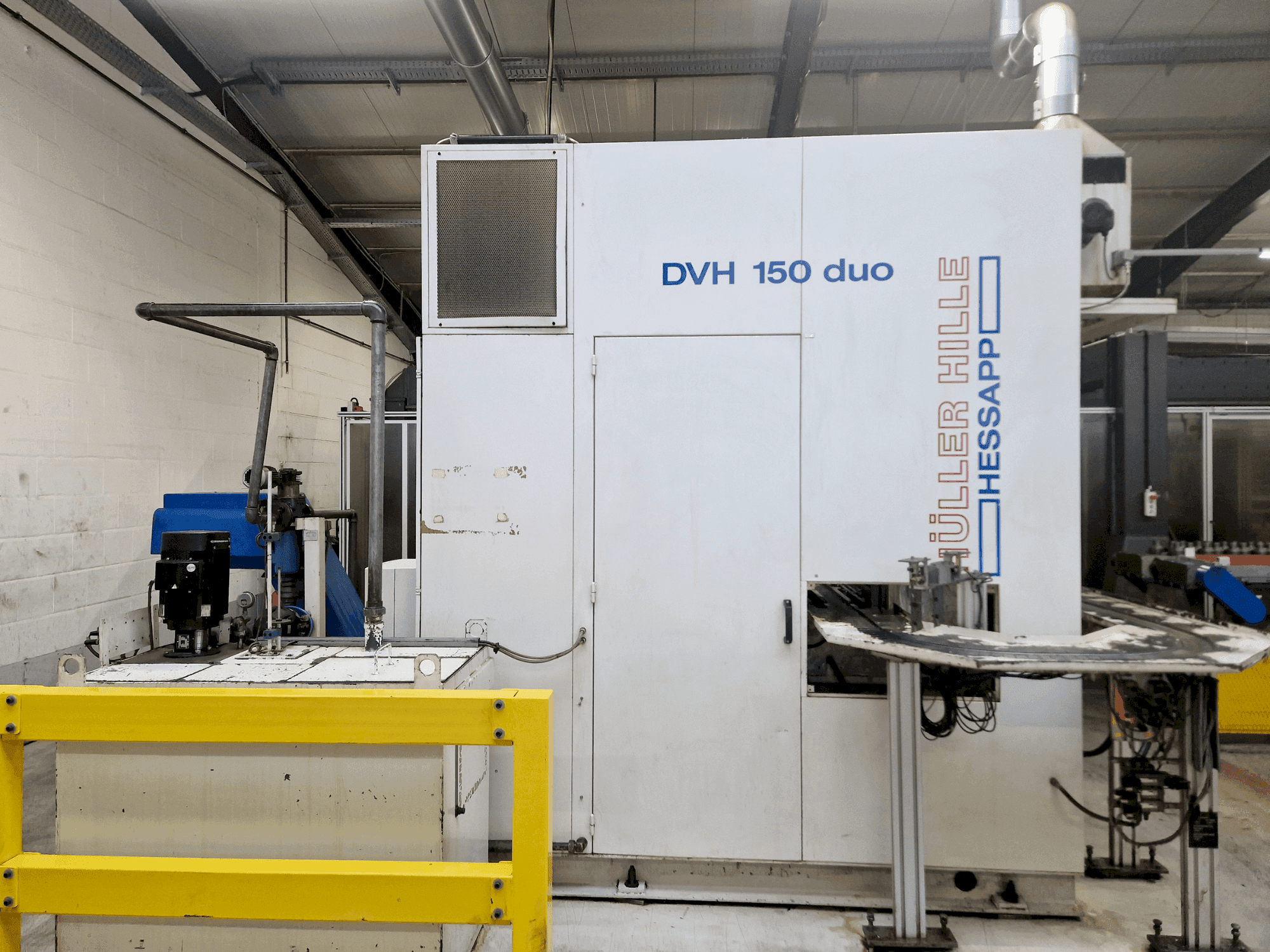 HULLER HILLE DVH 150 Duo-maskinen framifrån