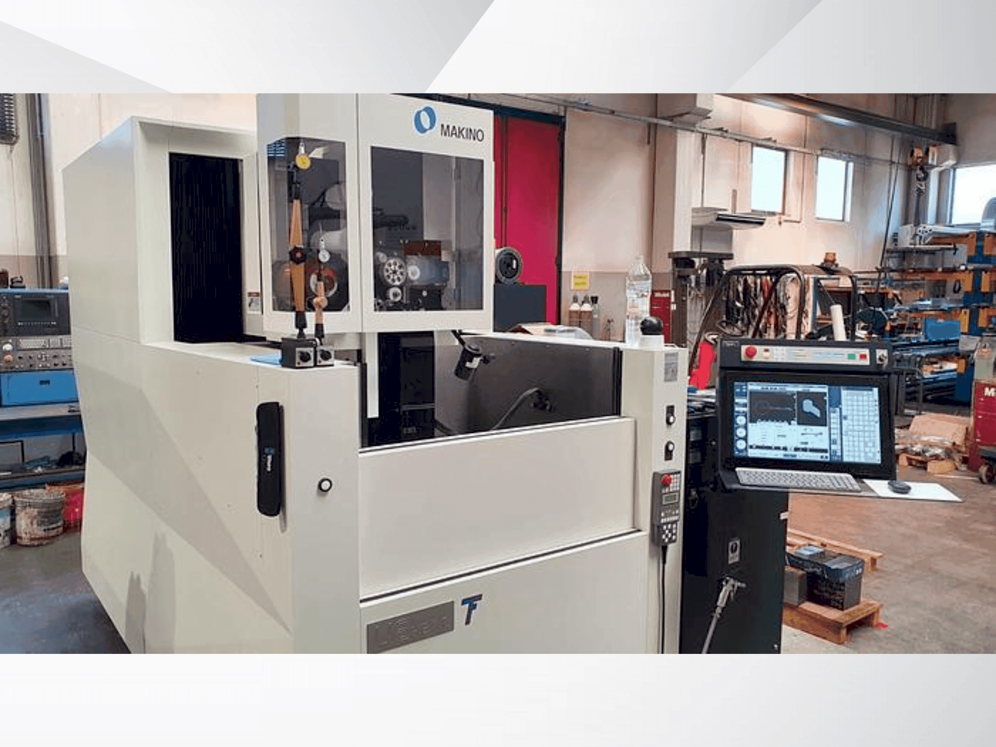 Makino U6 HEAT-maskinen framifrån