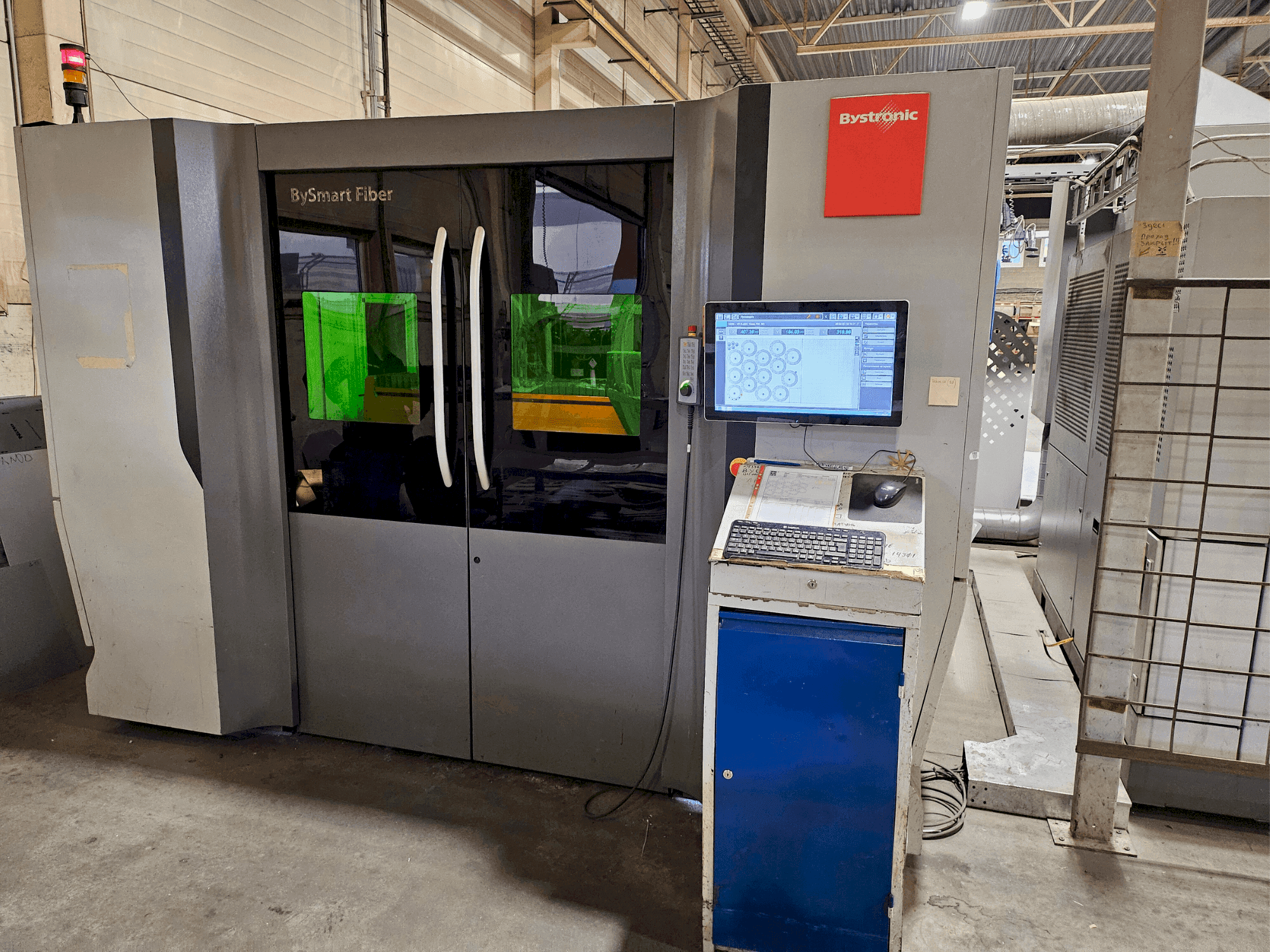 Bystronic BySmart Fiber 3015 6KW-maskinen framifrån