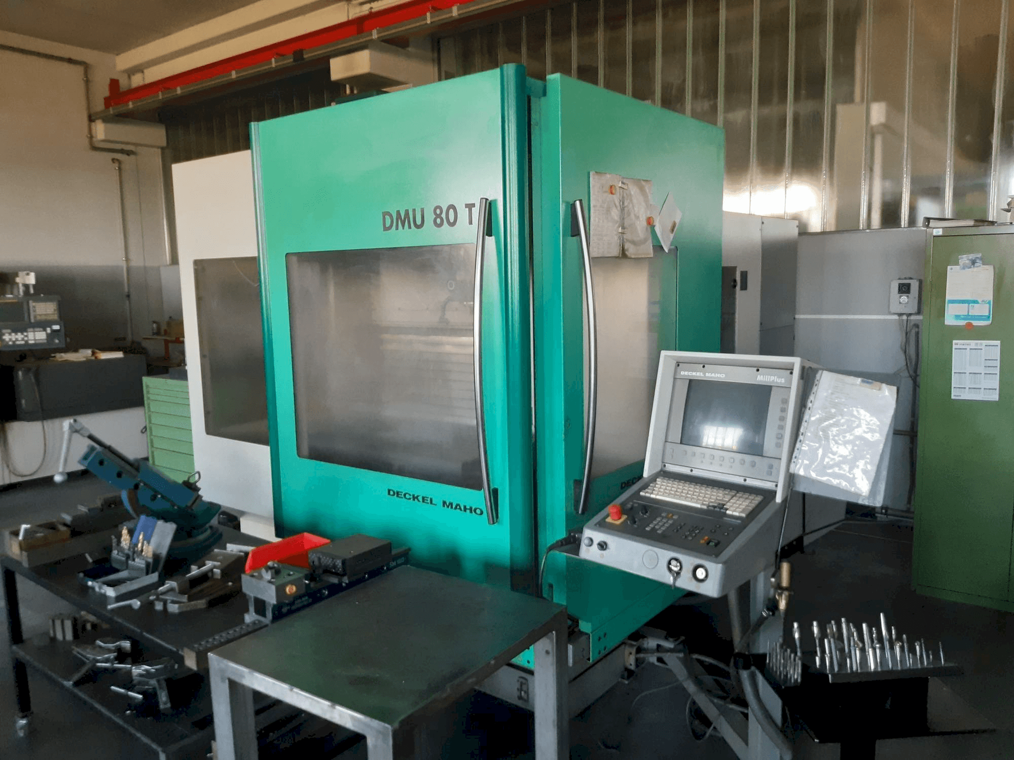 DECKEL MAHO DMU 80T-maskinen framifrån