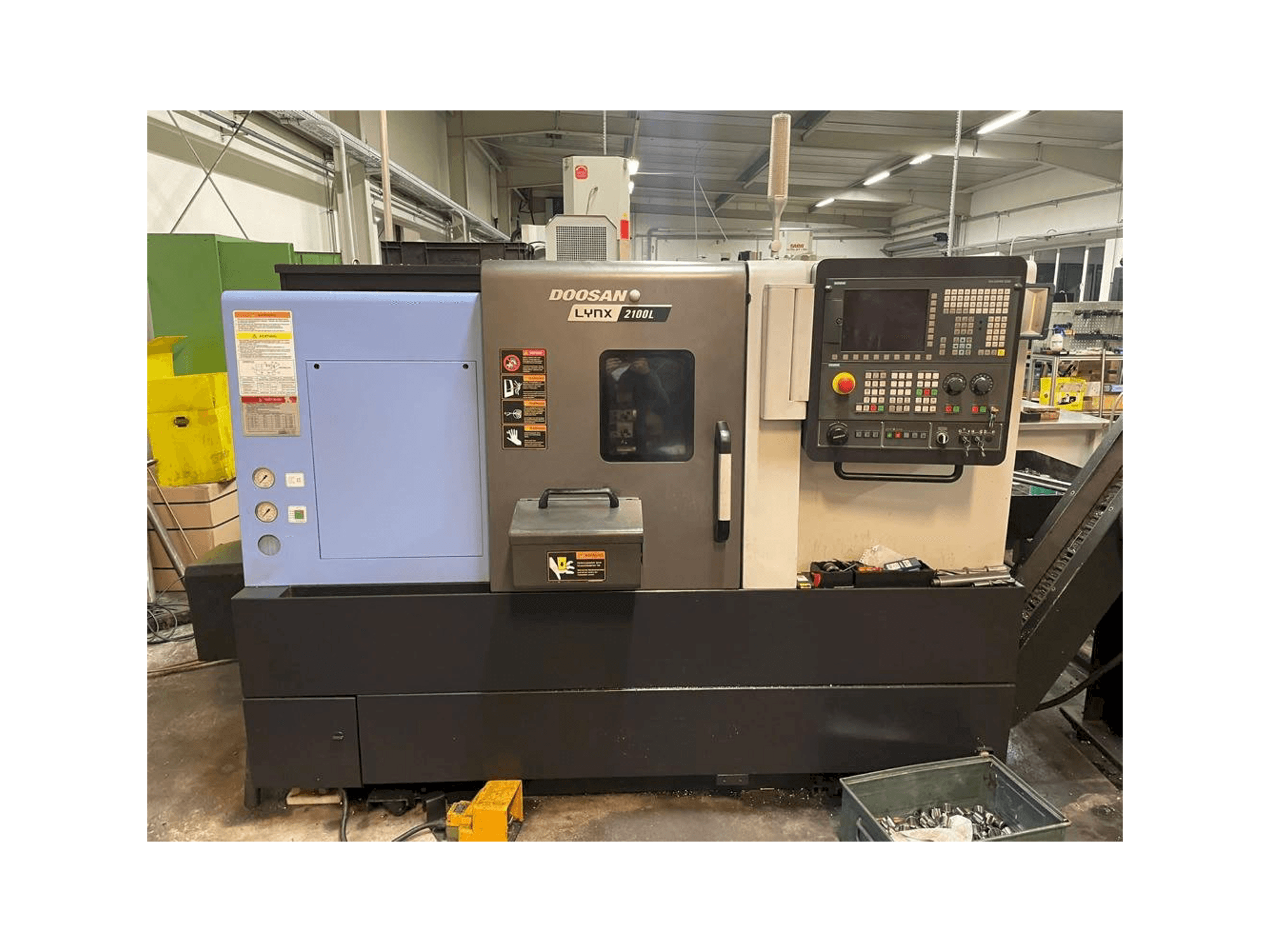 Doosan Lynx 2100LB-maskinen framifrån