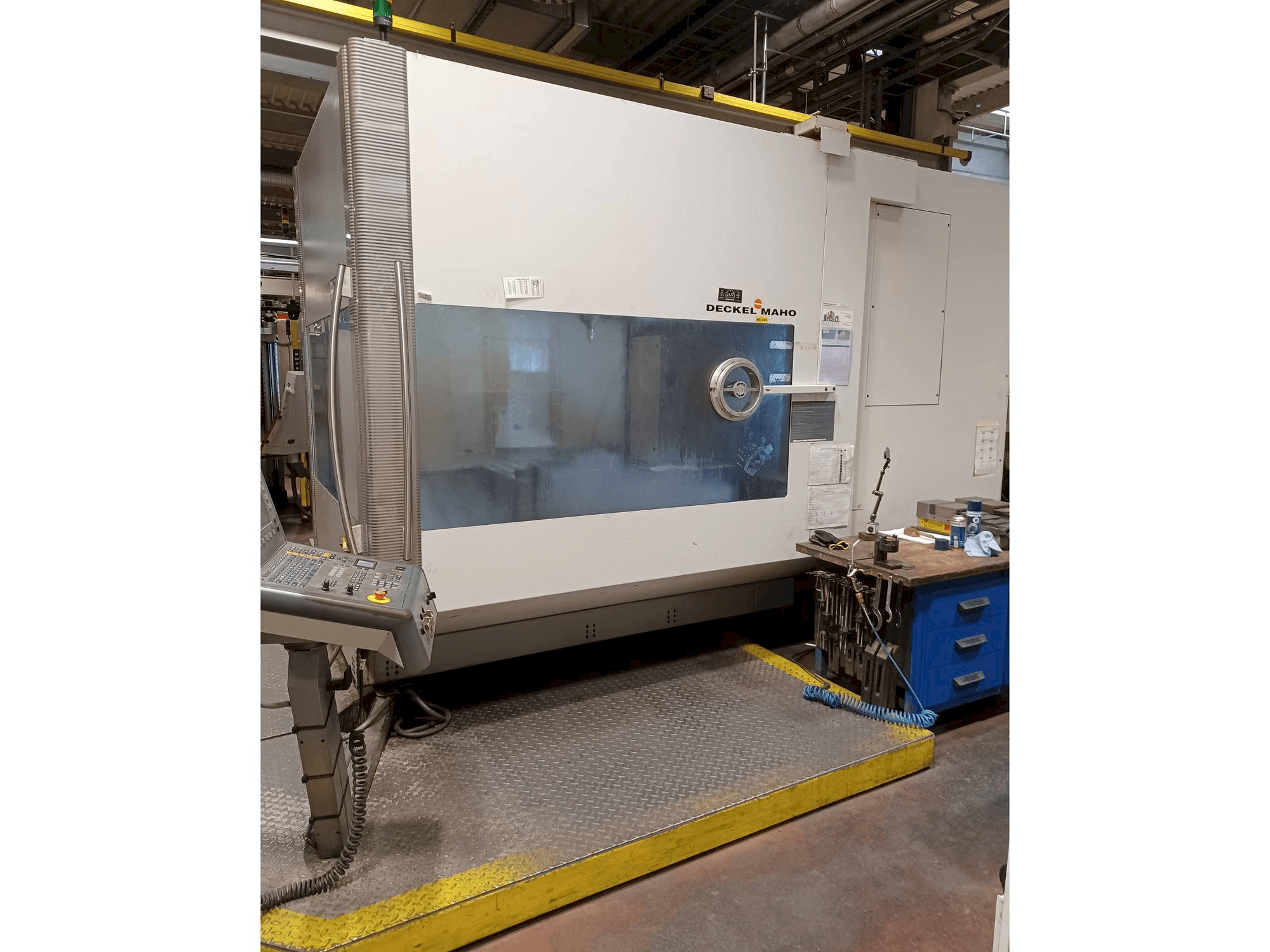 DECKEL MAHO DMU 125 T hi-dyn-maskinen framifrån