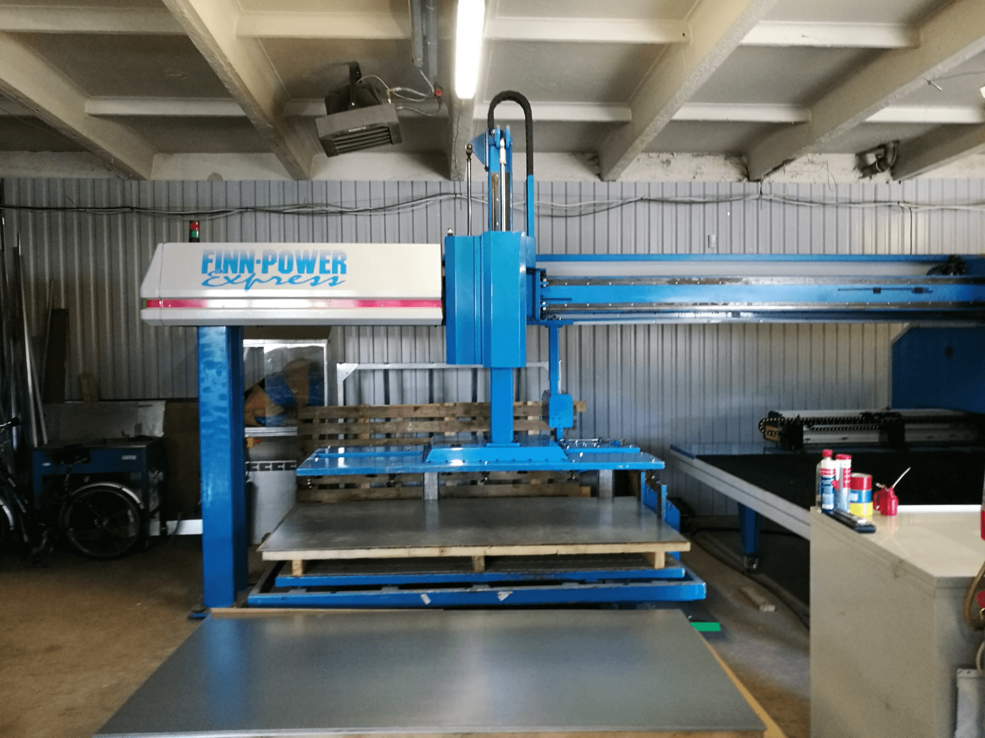 Finn-Power-maskinen framifrånA5-20 SB