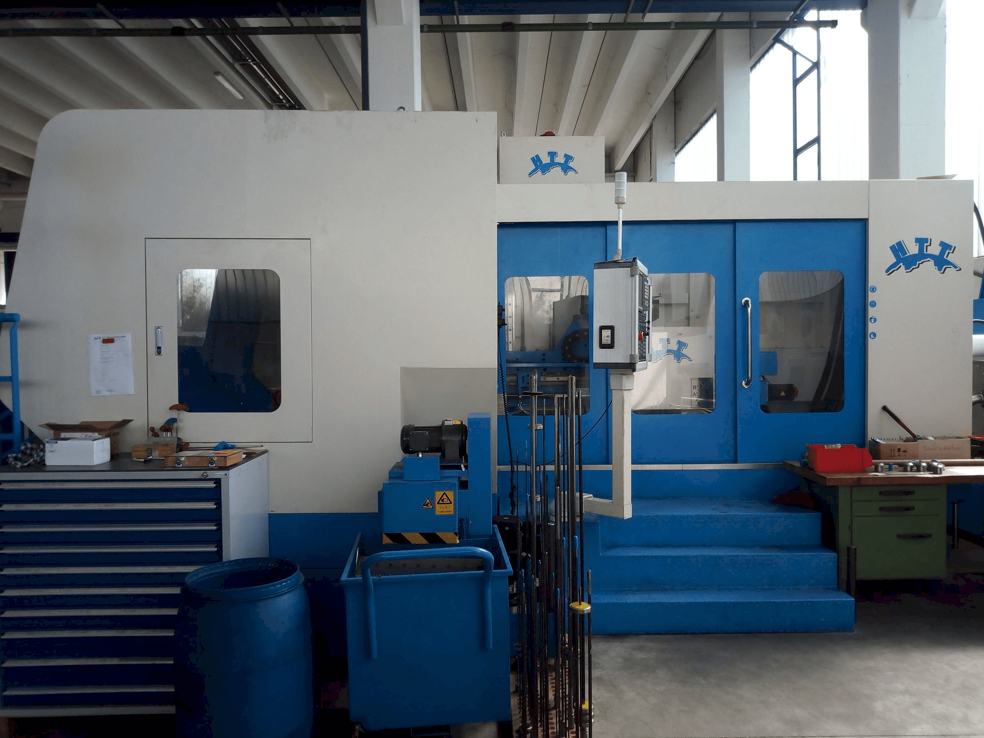 HTT KBR6-1008-maskinen framifrån