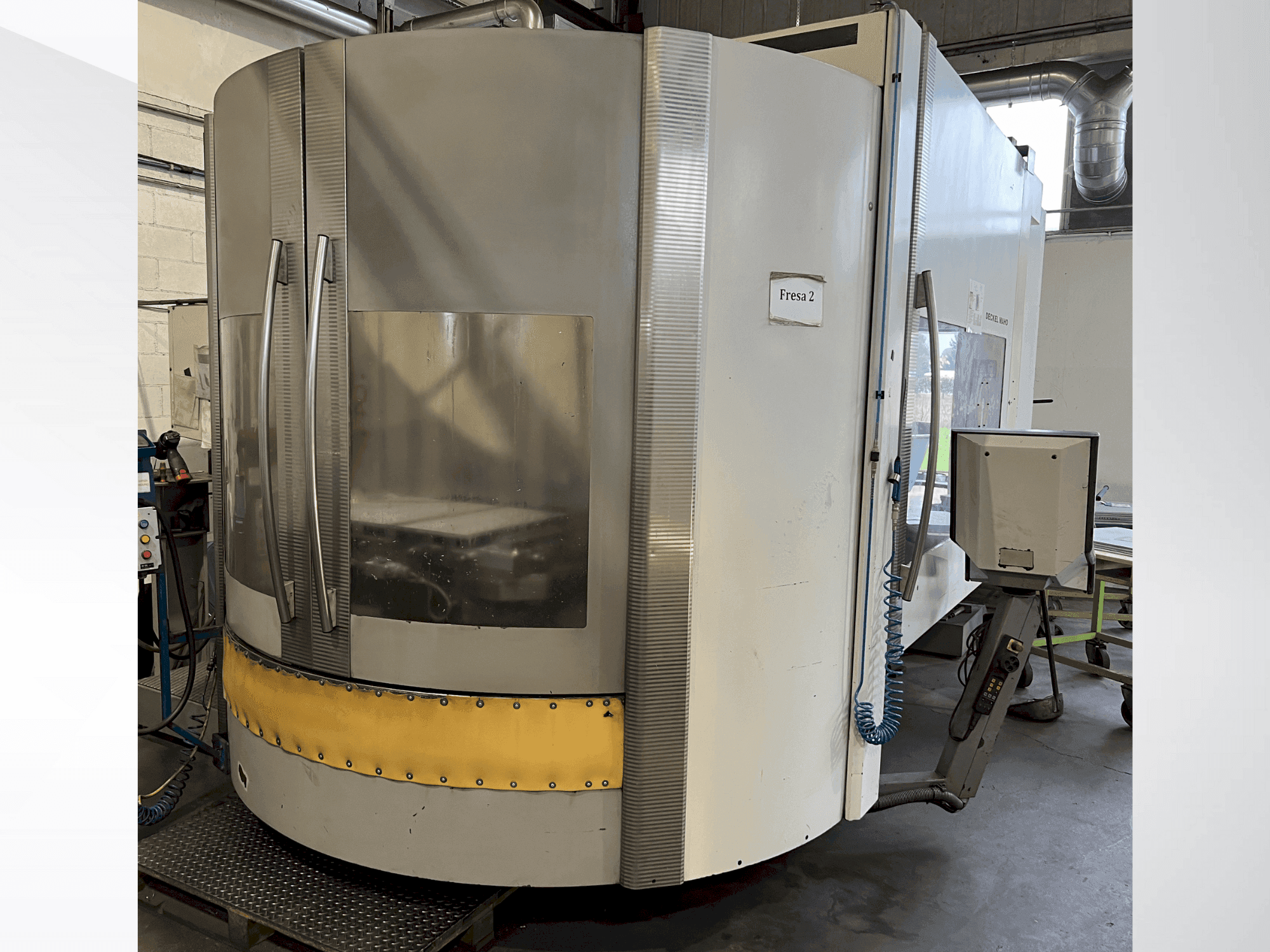 DMG DECKEL MAHO DMC 125 U-maskinen framifrån