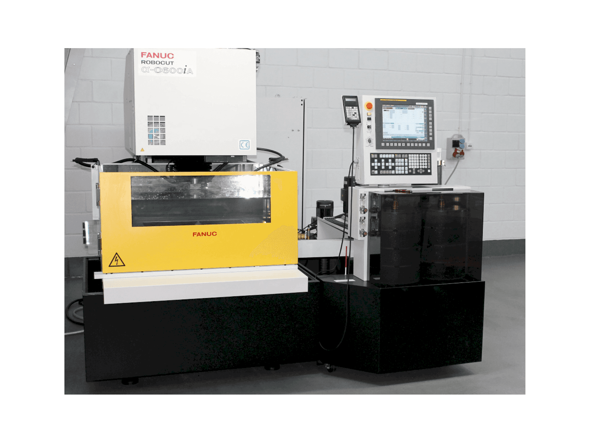FANUC RoboCut Alfa C600iA-maskinen framifrån