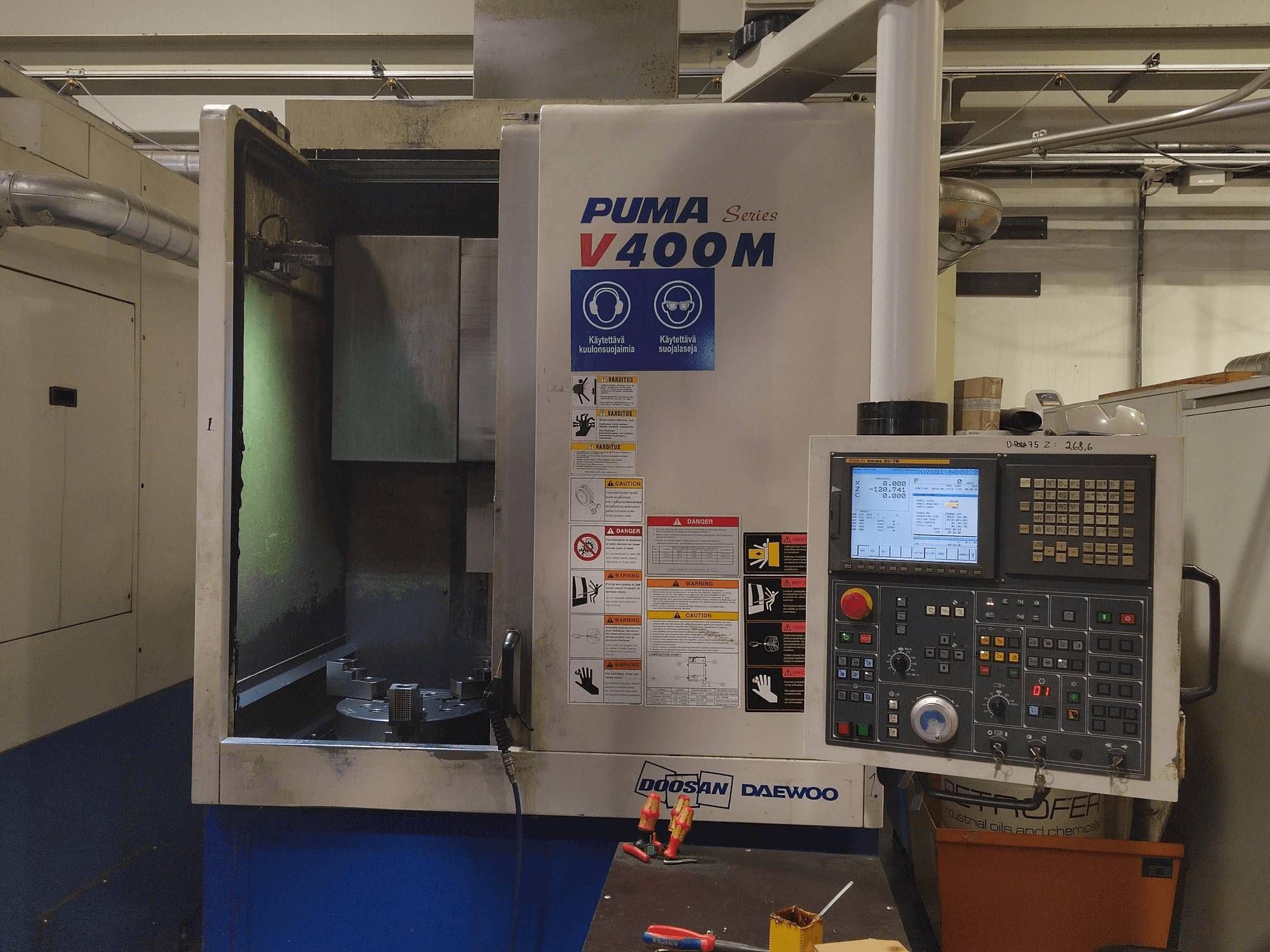 Doosan Puma V400M-maskinen framifrån