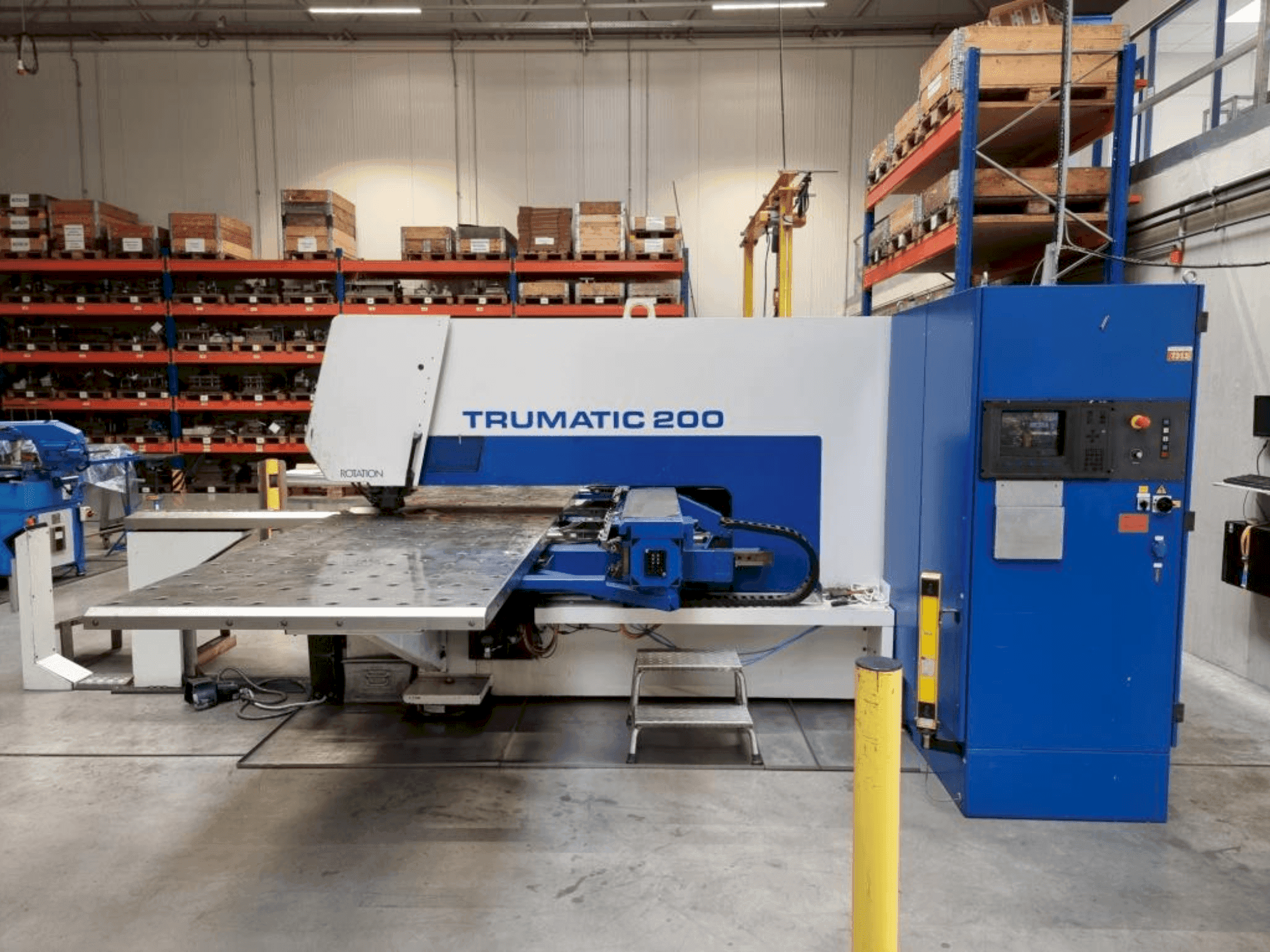 TRUMPF Trumatic 200-maskinen framifrån