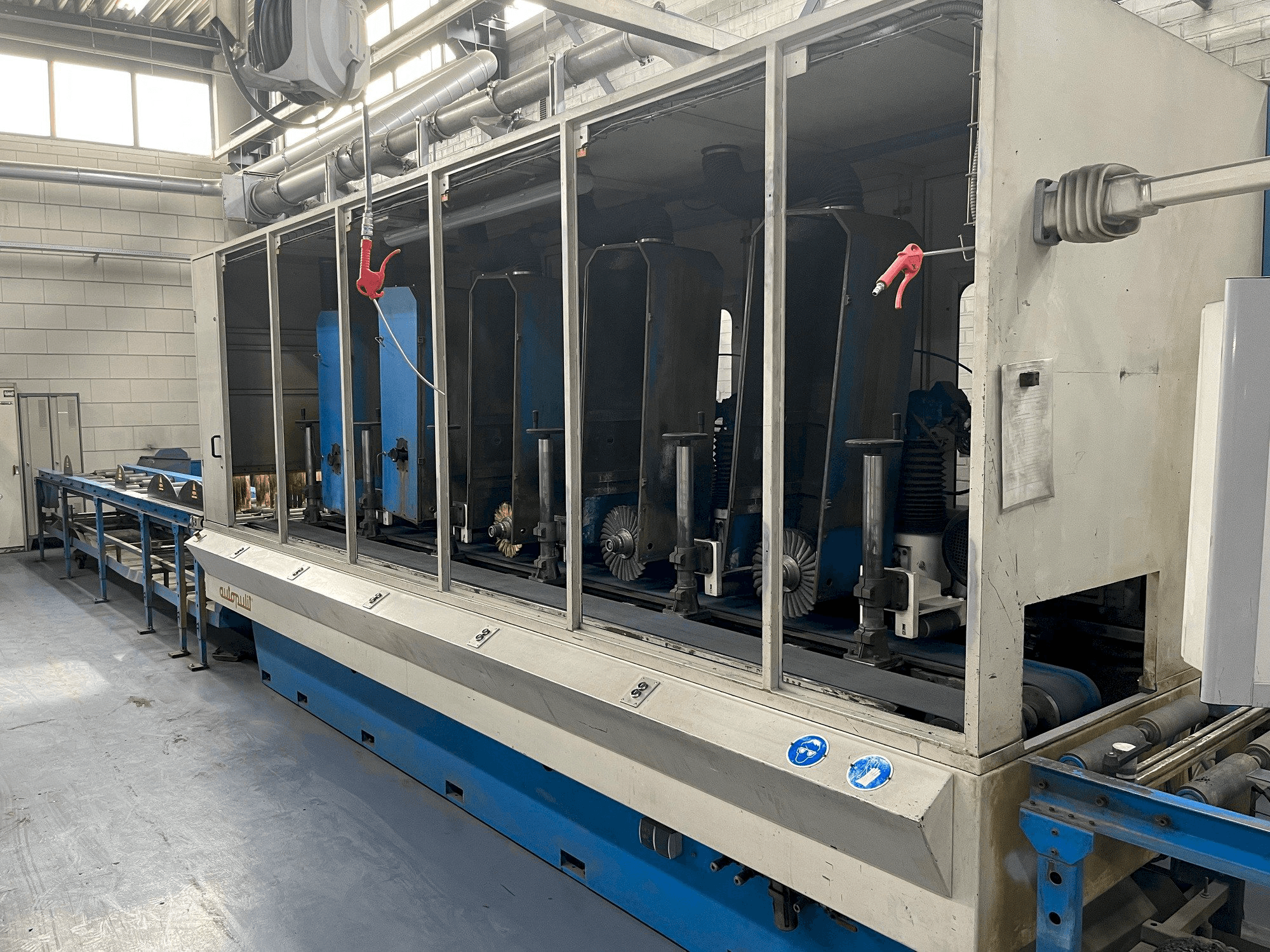 Autopulit E4R-200/5UP-maskinen framifrån