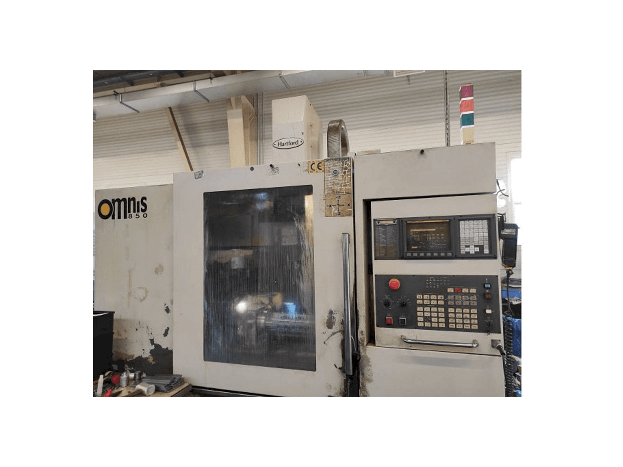 Hartford Omnis 850-maskinen framifrån