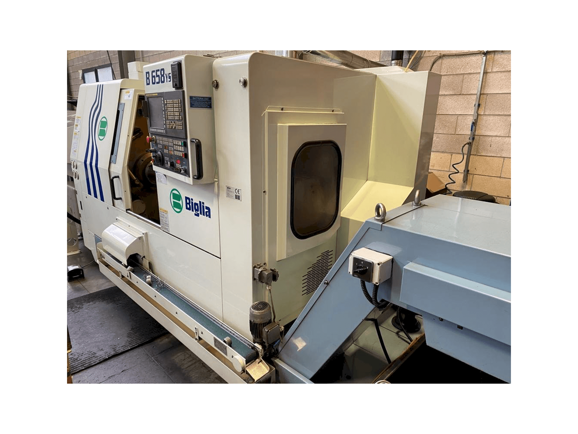 Biglia B658 YS-maskinen sedd från sidan