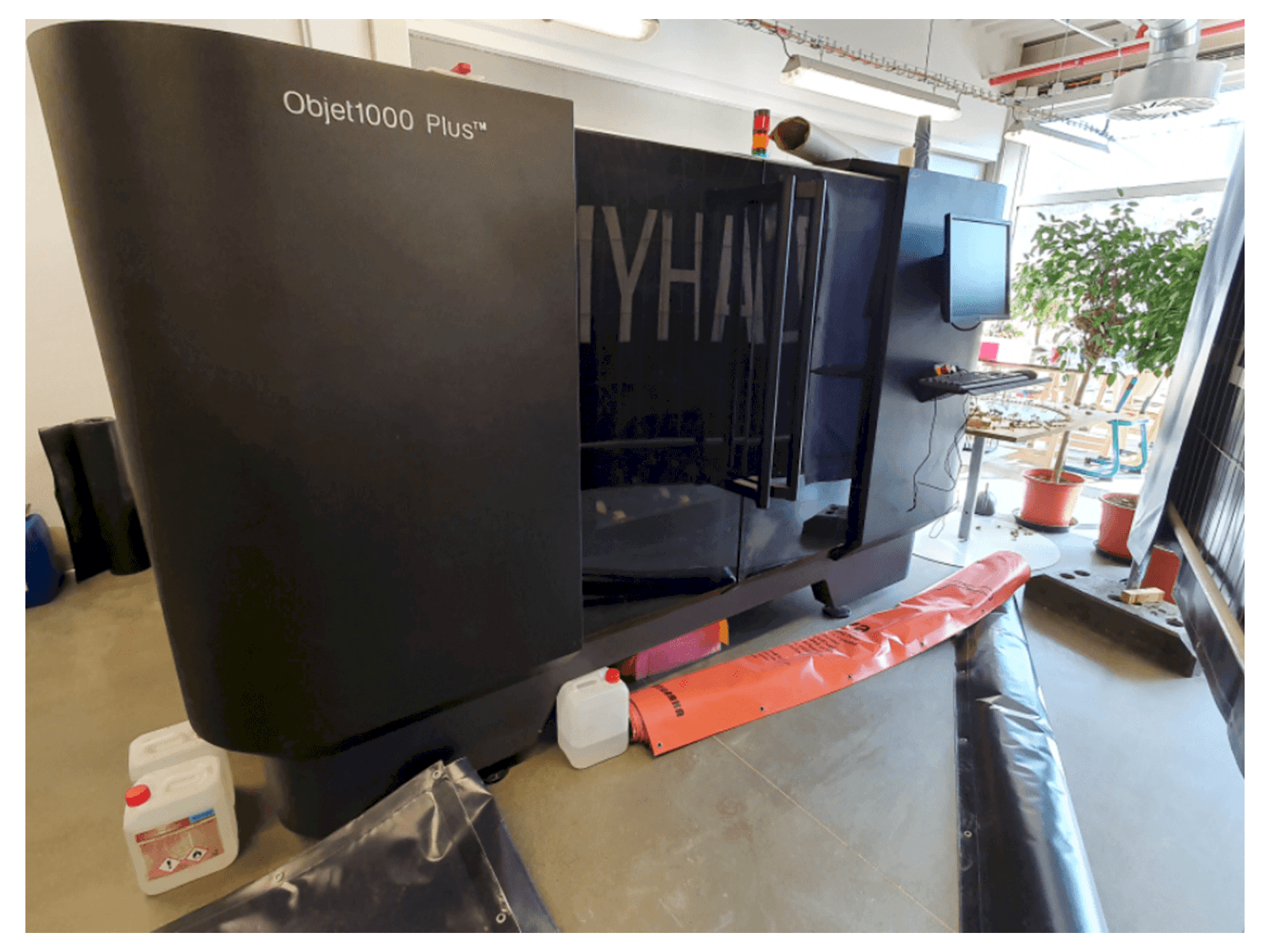 Stratasys Objet 1000 Plus-maskinen framifrån