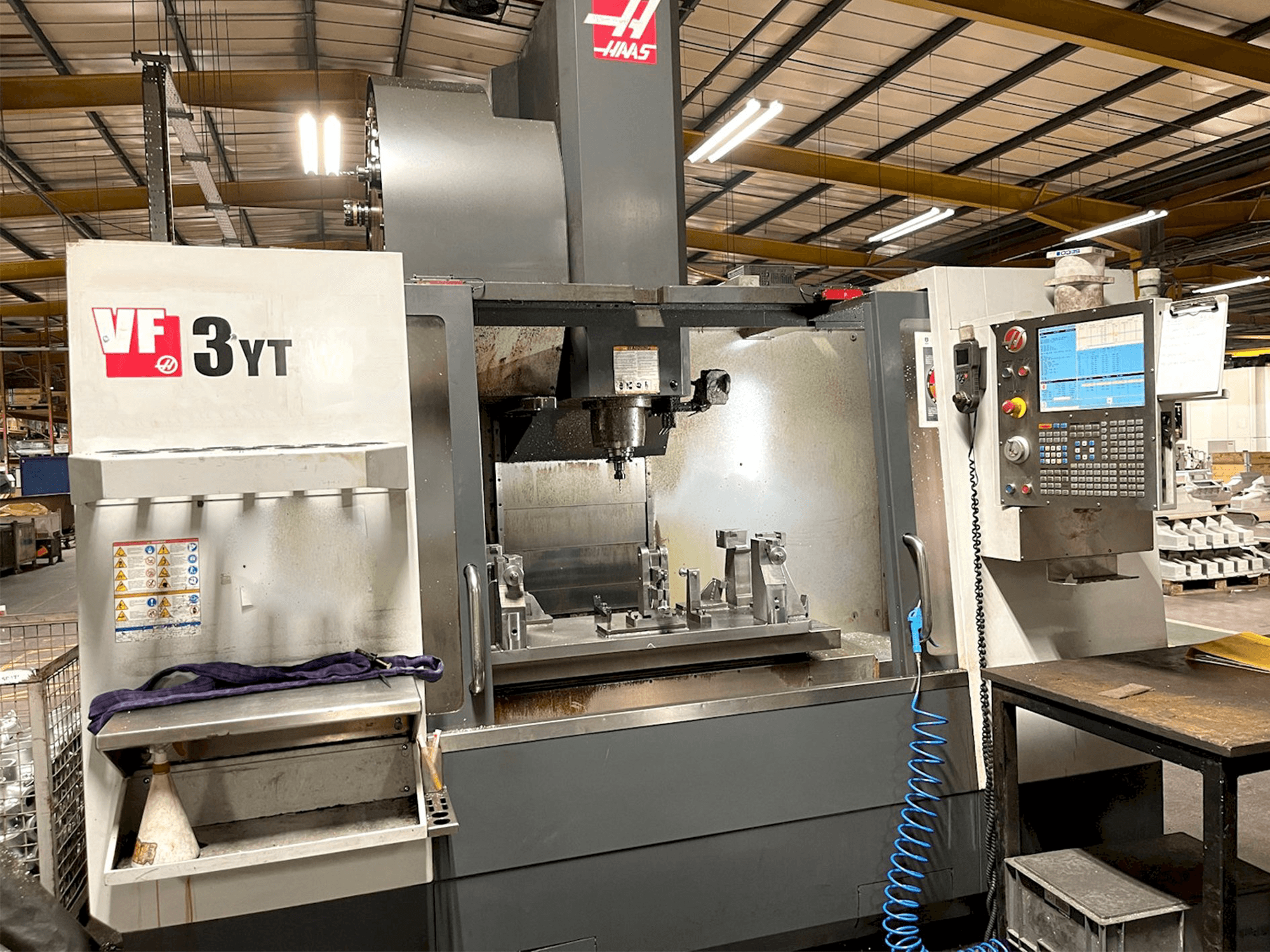 HAAS VF-3YT/50-maskinen framifrån