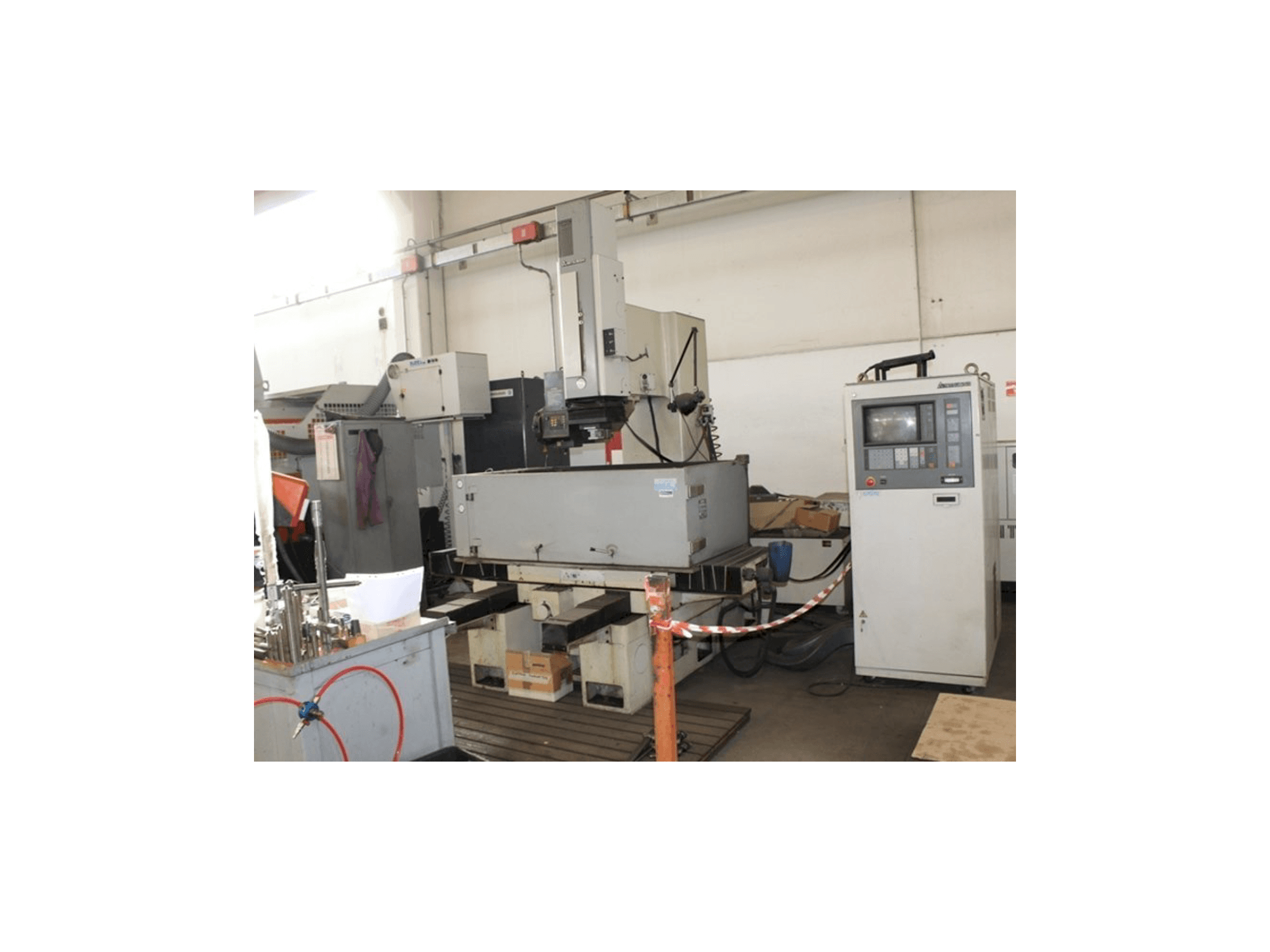 Mitsubishi M65J-maskinen framifrån