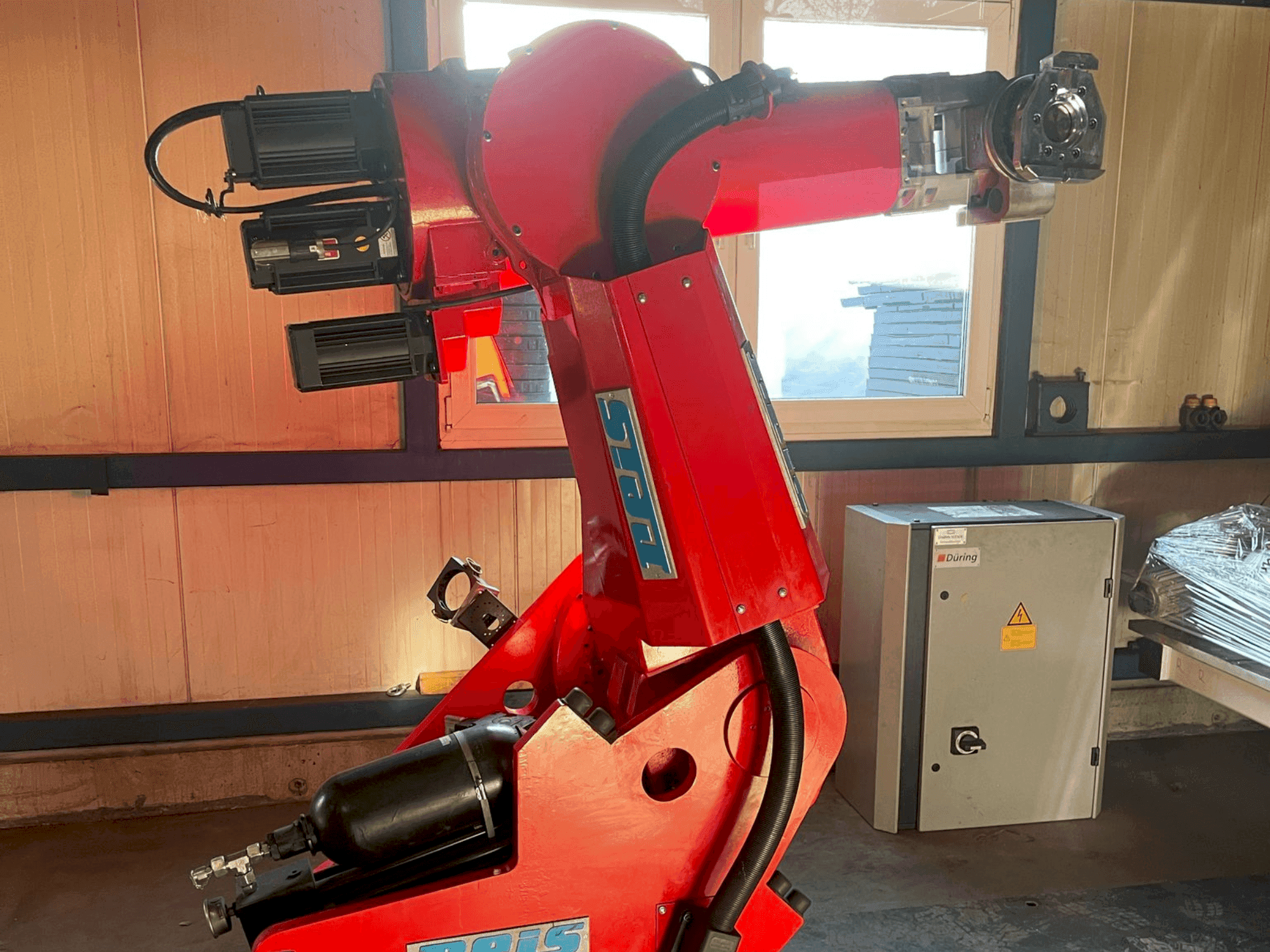 Reis SRV 130-maskinen framifrån