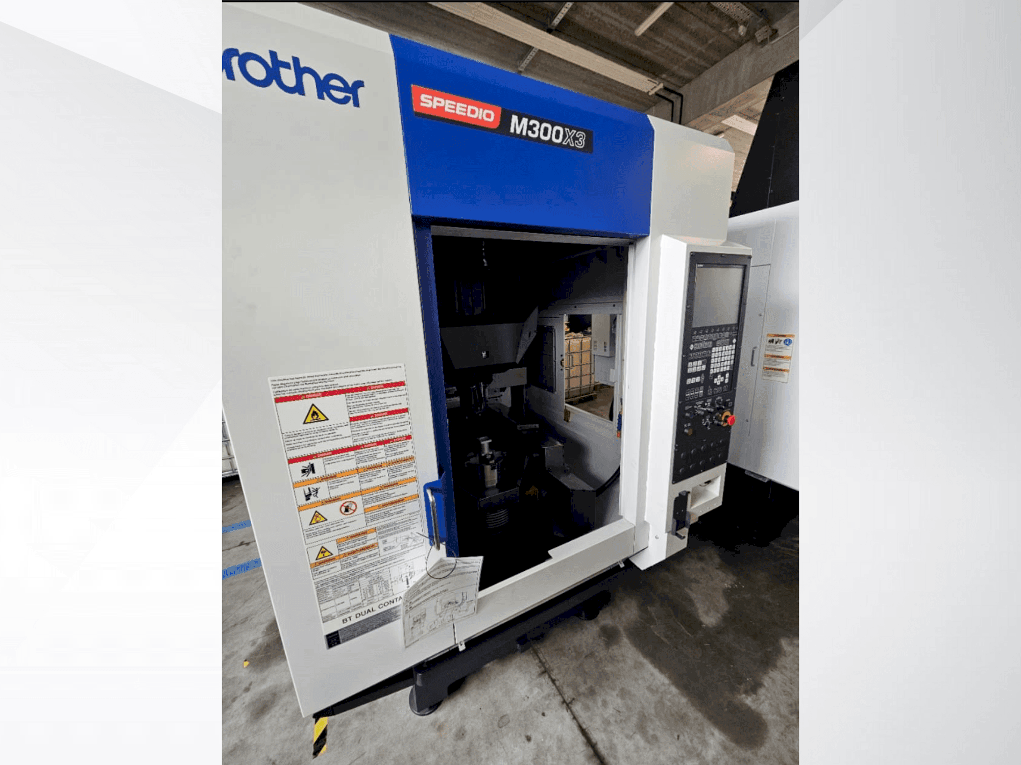 Brother Speedio M 300 X3-maskinen framifrån