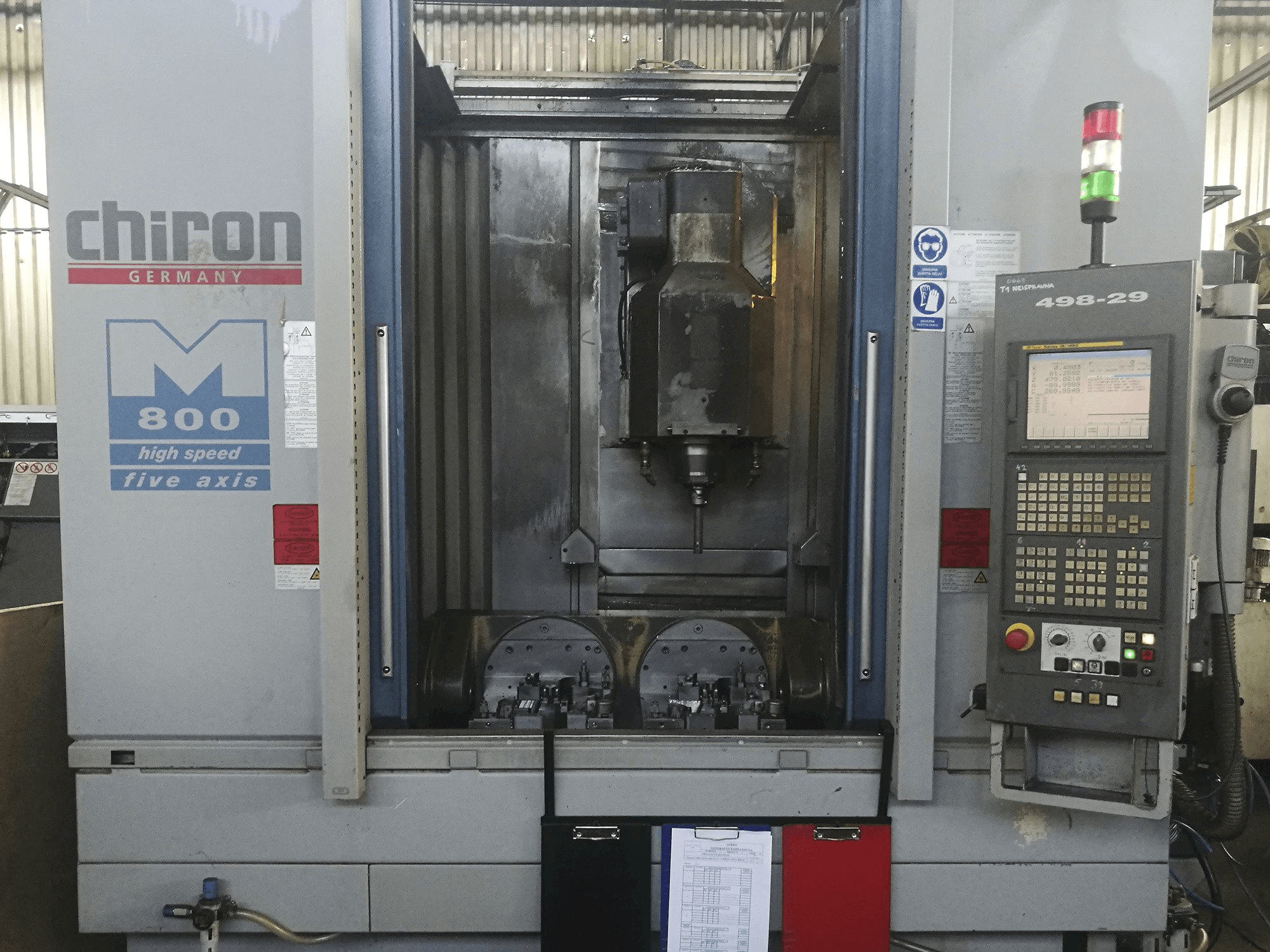 CHIRON-maskinen framifrånMILL 800