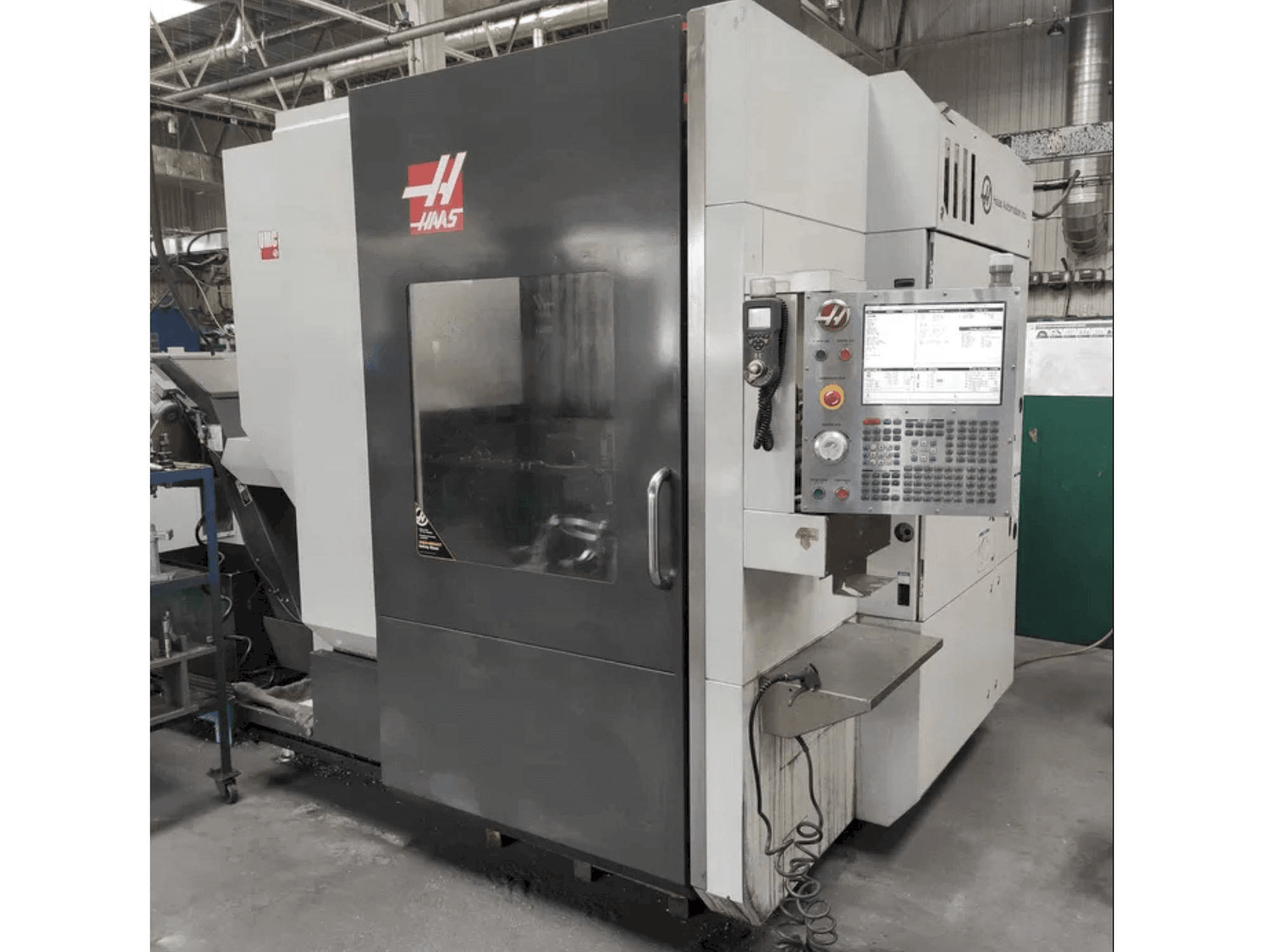 HAAS UMC-750-maskinen framifrån