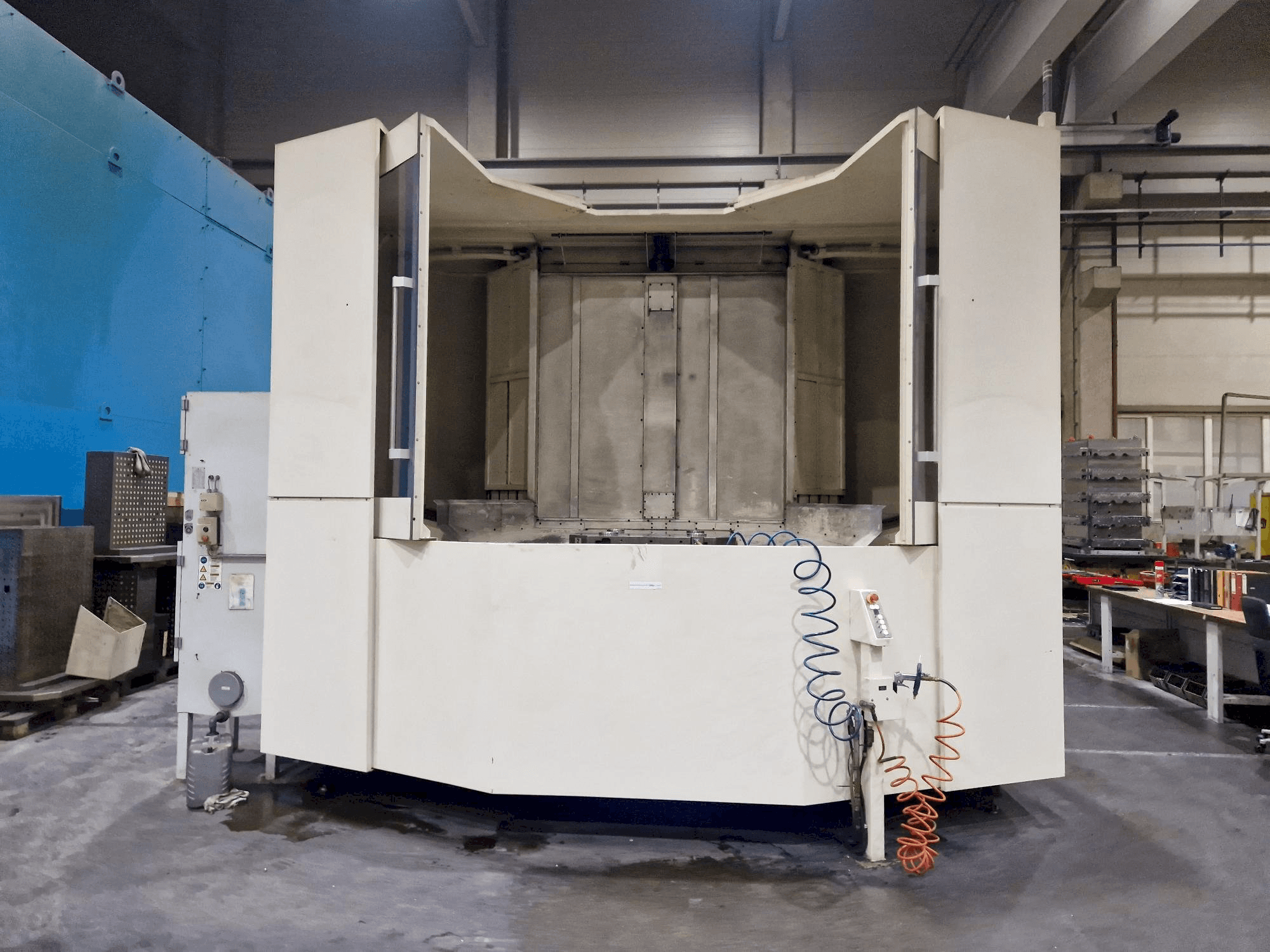Makino a120nx-maskinen framifrån