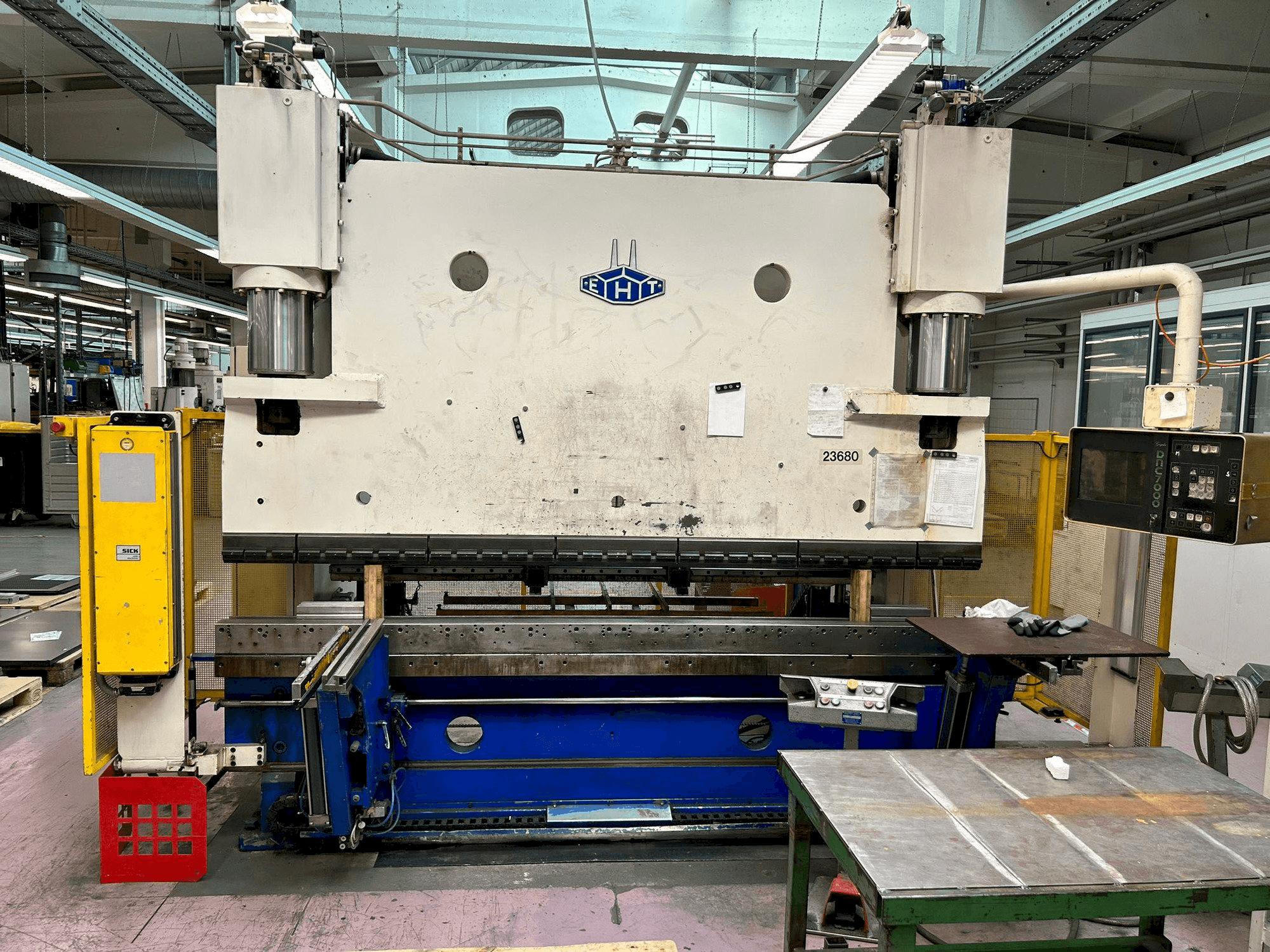 EHT EHPS 25-30-maskinen framifrån