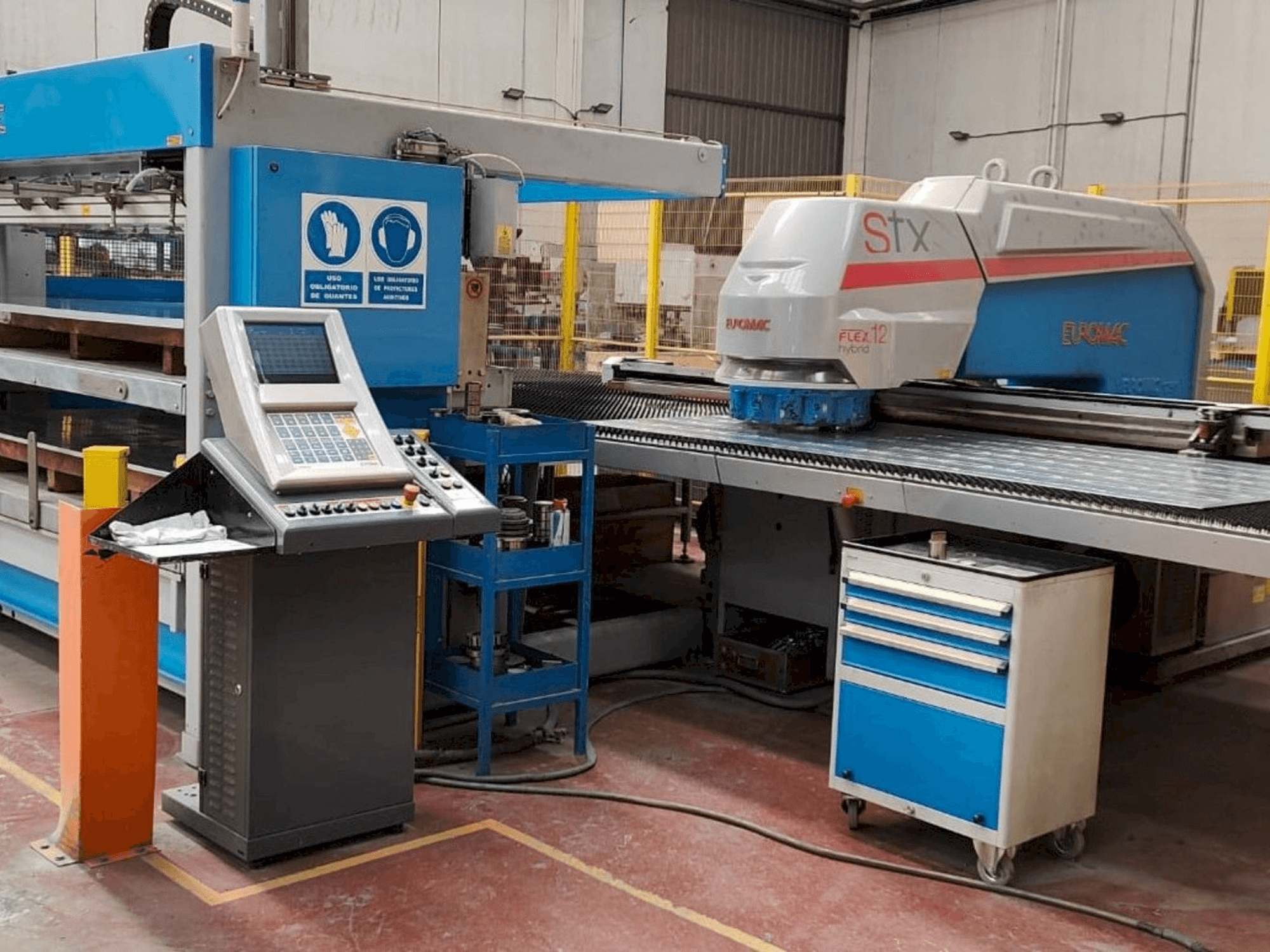 Euromac STX Plus 1250/30-2500 Flex 12 Hybrid-maskinen framifrån