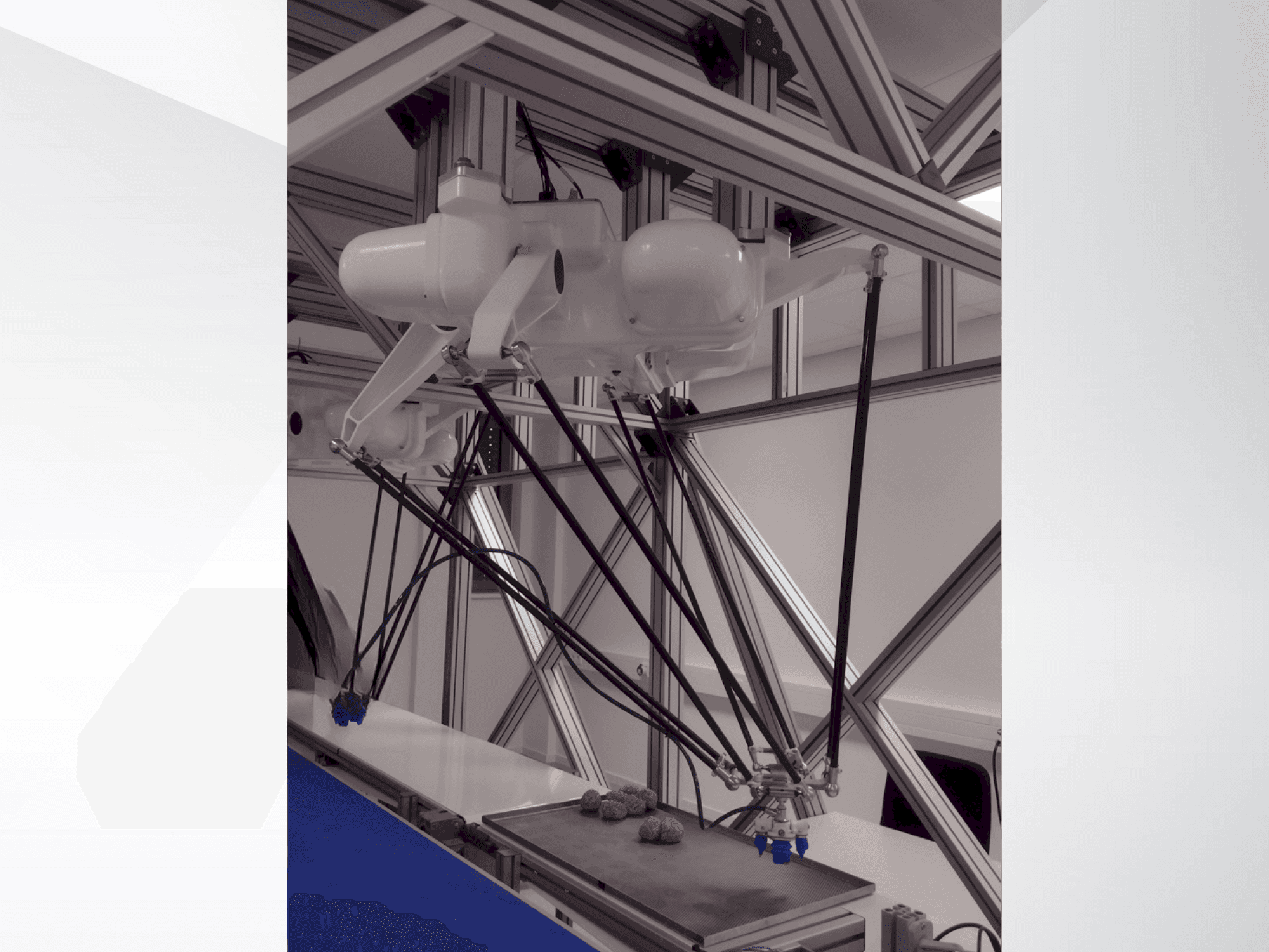 OMRON Quattro 800HS with Platform P30-maskinen framifrån