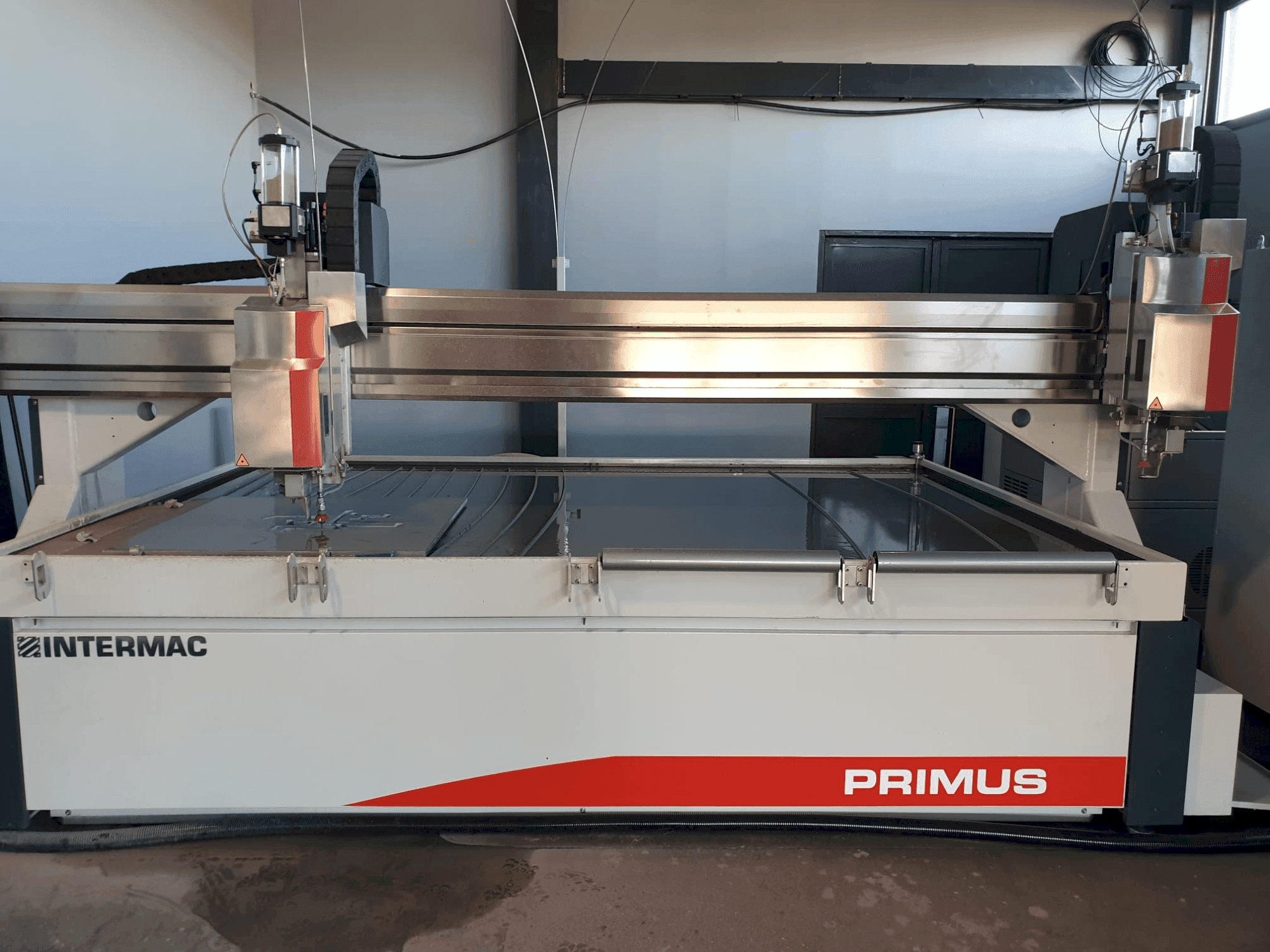 Intermac Primus 322-maskinen framifrån