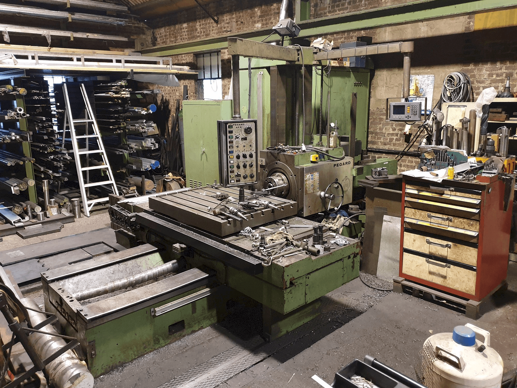 PEGARD-maskinen framifrånAF 8