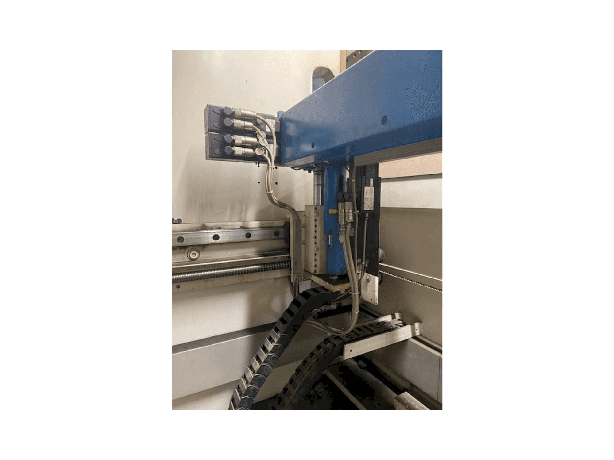 EHT VarioPress 225-30-maskinen framifrån