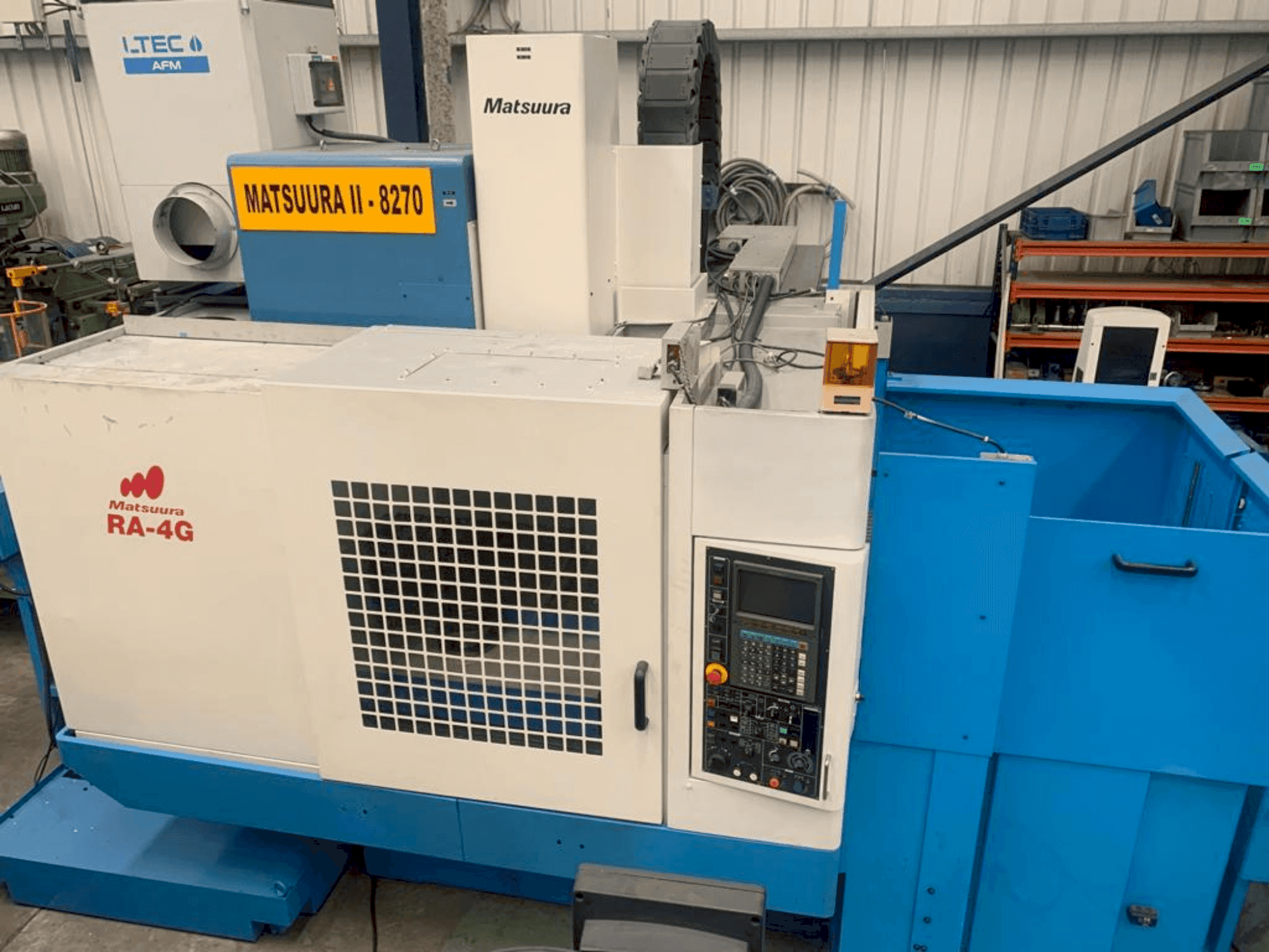 Matsuura RA-4G-maskinen framifrån