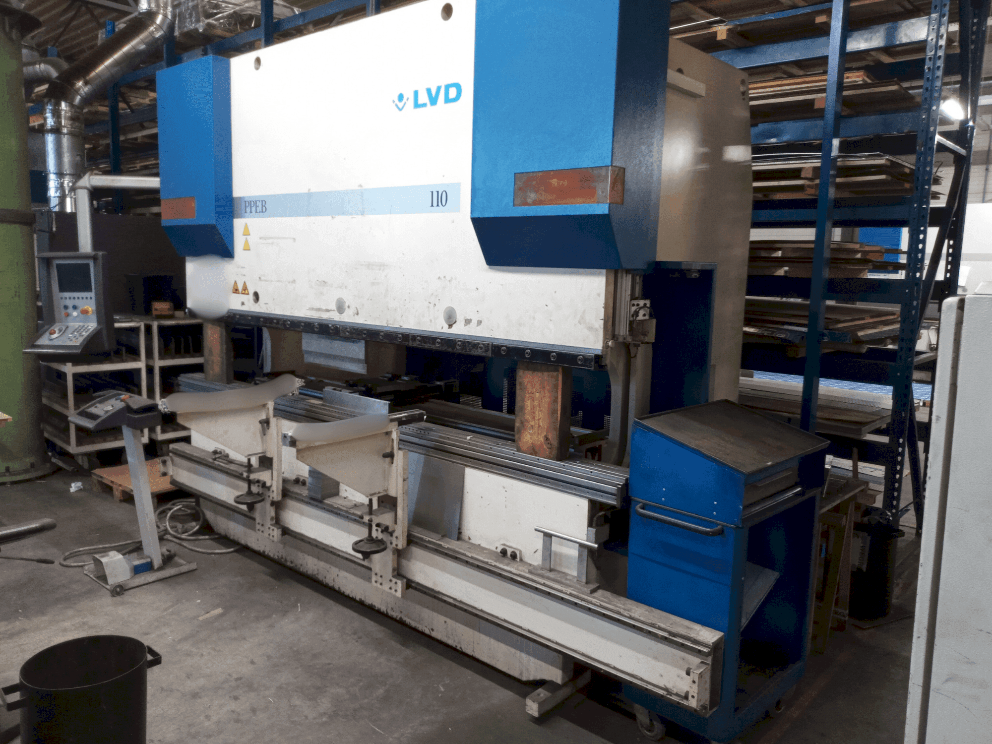 LVD PPEB 110/30-maskinen framifrån