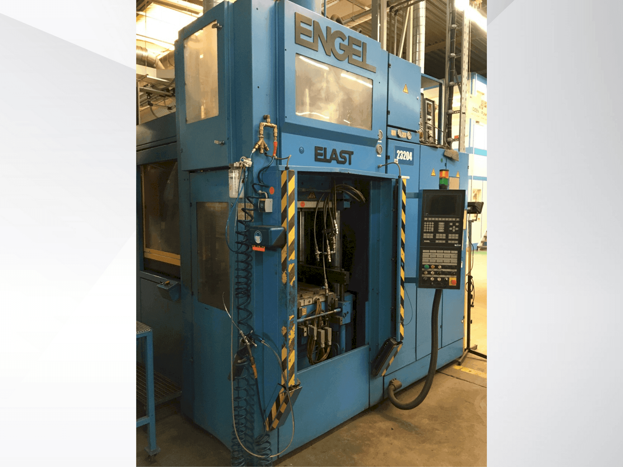 Engel Elast 1500/250V-maskinen framifrån