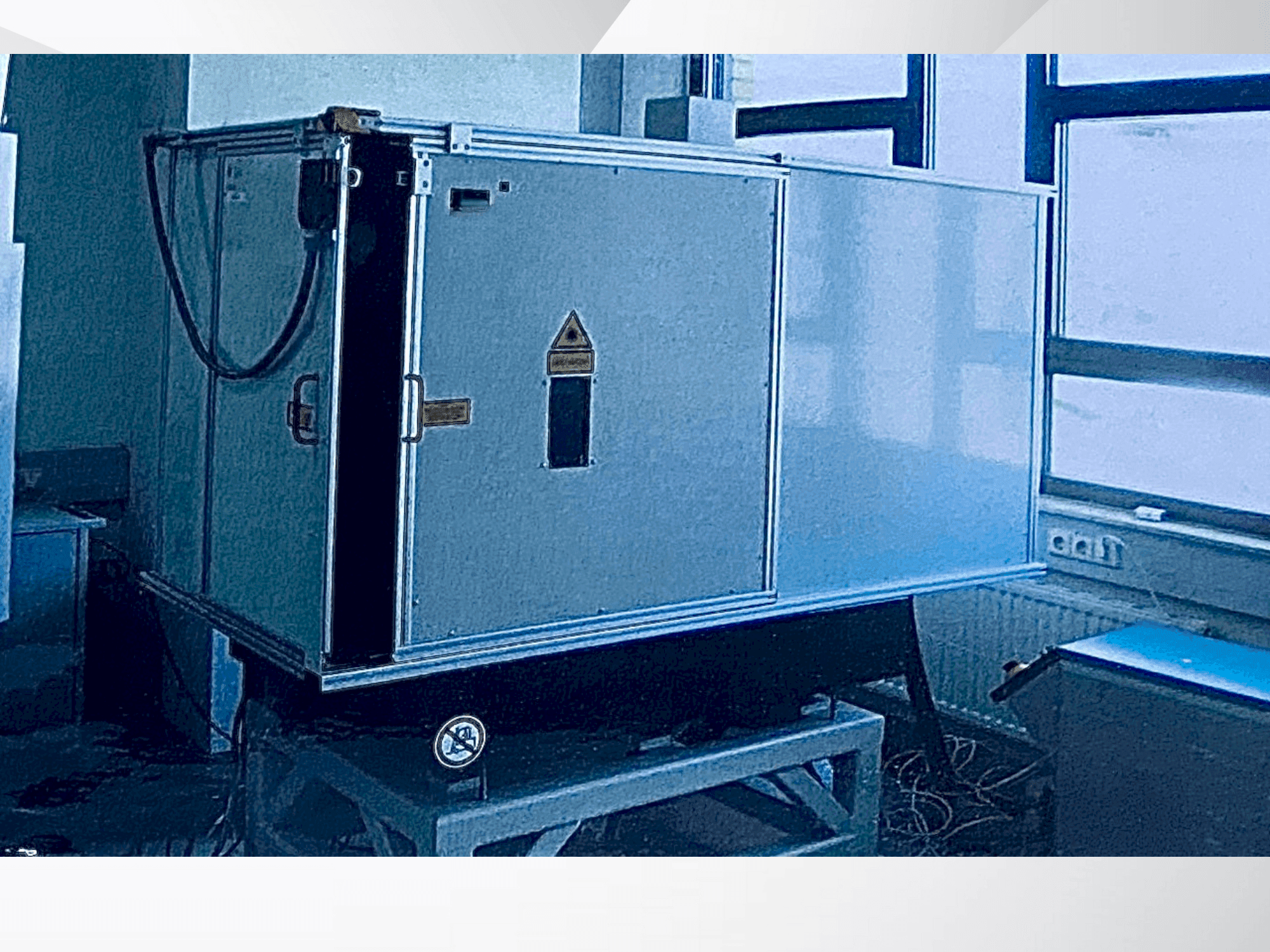 LASAG KLS 246 CL60-maskinen framifrån