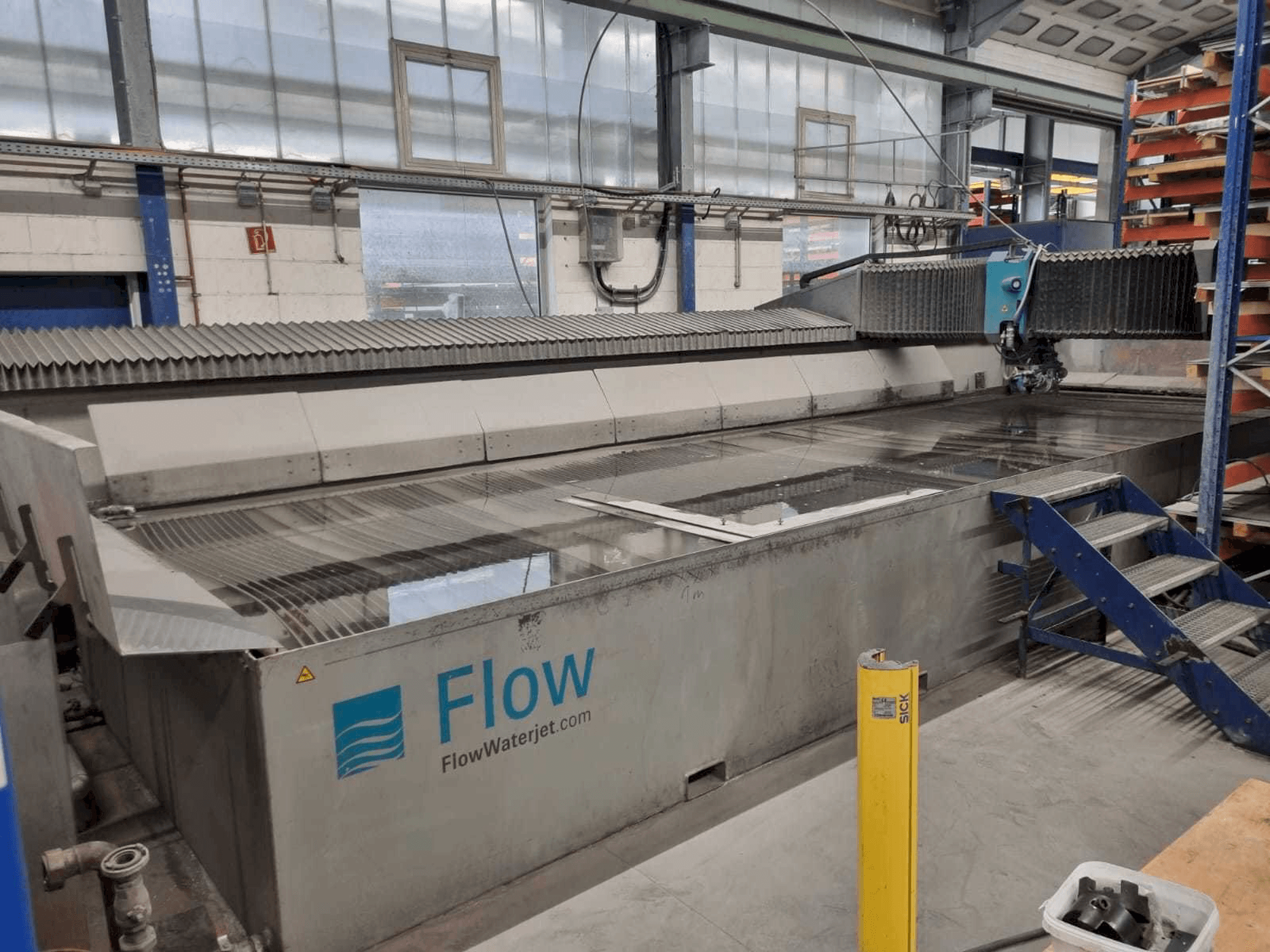 Flow ADS 24/ll-maskinen framifrån