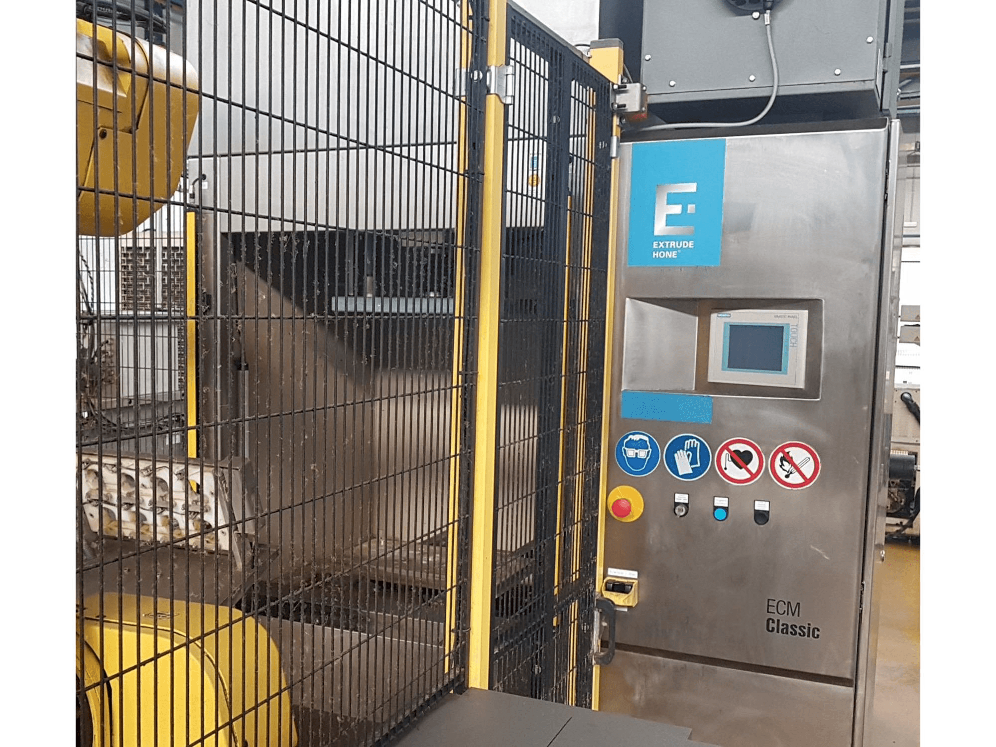 Extrude Hone Classic 1A-450-43-P-M-maskinen framifrån