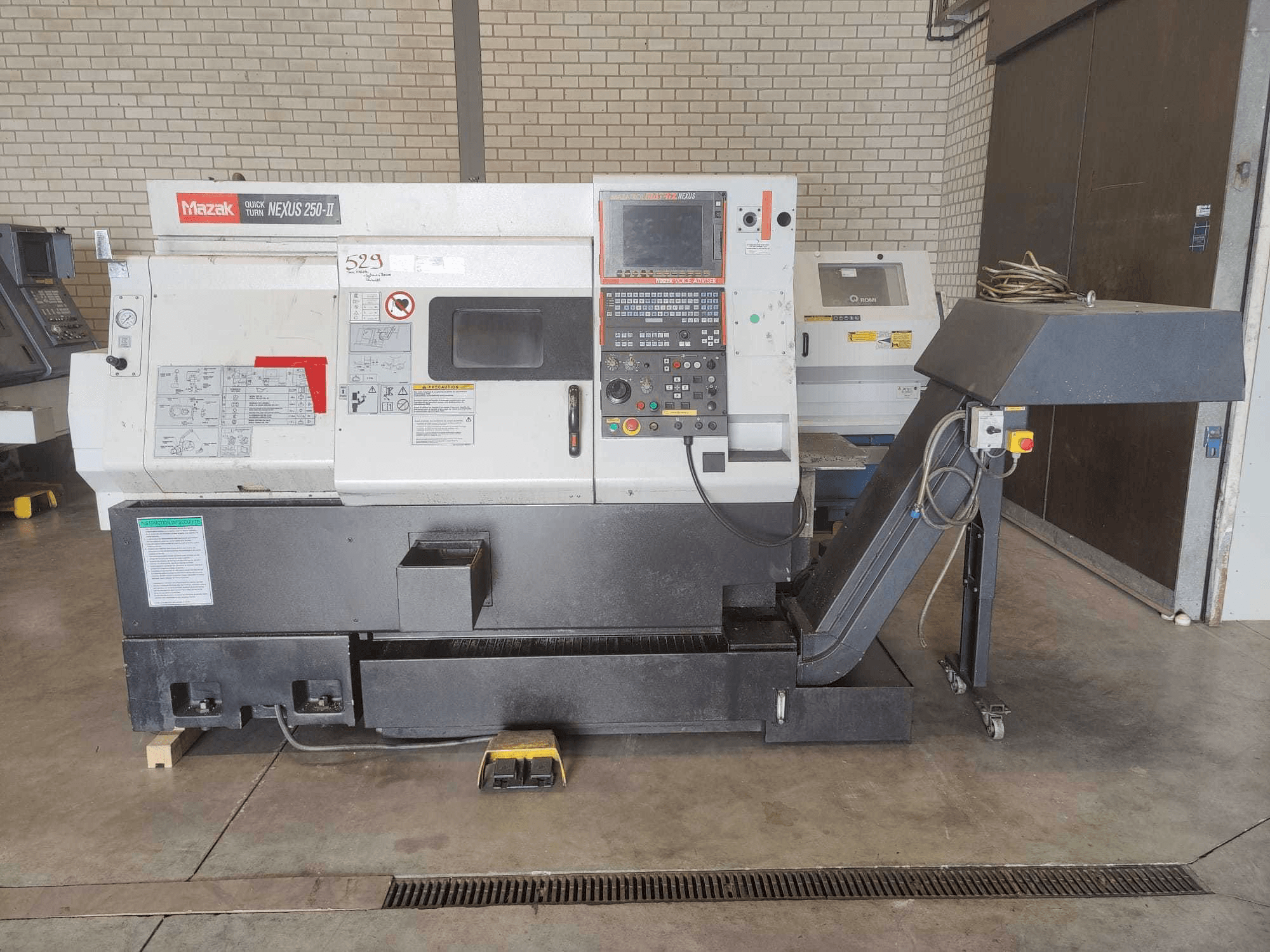 Mazak Quick Turn Nexus 250-II-maskinen framifrån