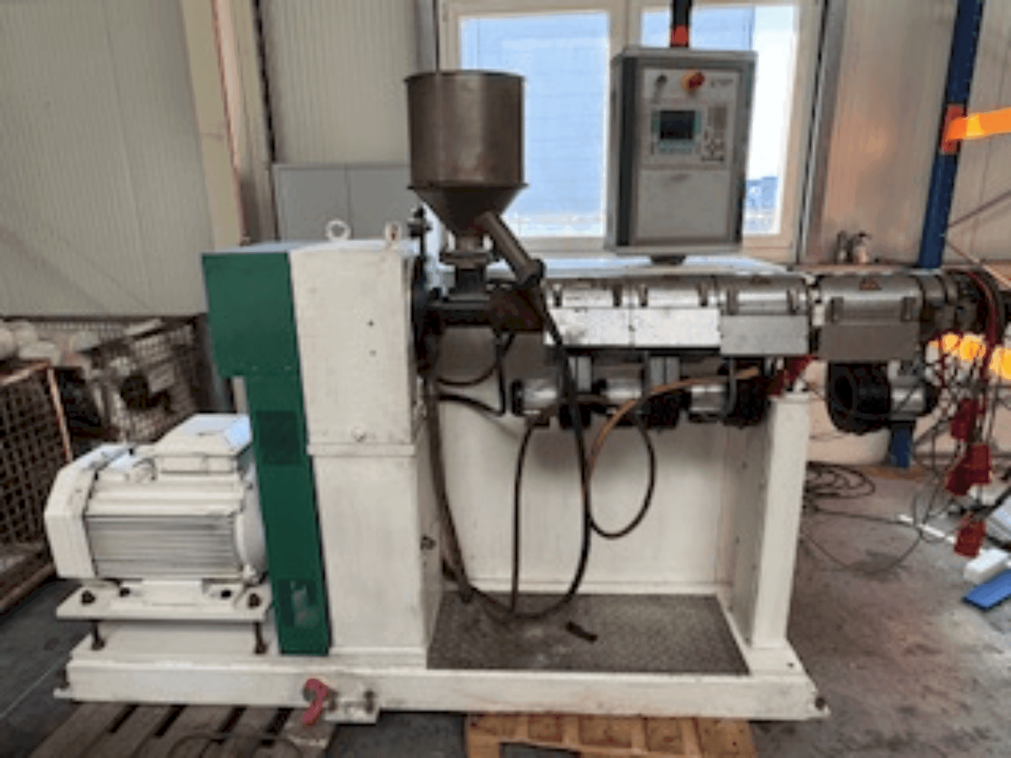 KUHNE KS45-24D-maskinen framifrån